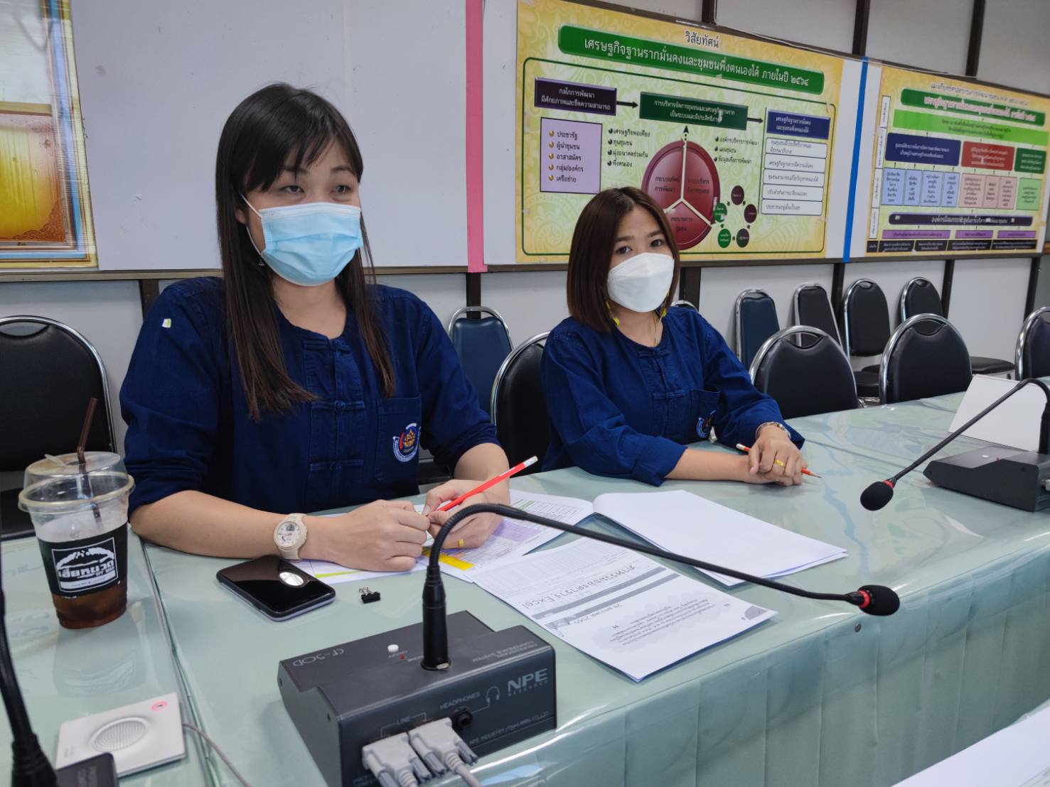 พช.กำแพงเพชร ร่วมประชุมคณะทำงานติดตามเร่งรัดการเบิกจ่ายงบประมาณและการใช้จ่ายภาครัฐ กรมการพัฒนาชุมชน ครั้งที่ 1/2565 ประจำปีงบประมาณ พ.ศ. 2565 ผ่านระบบ Video Conference