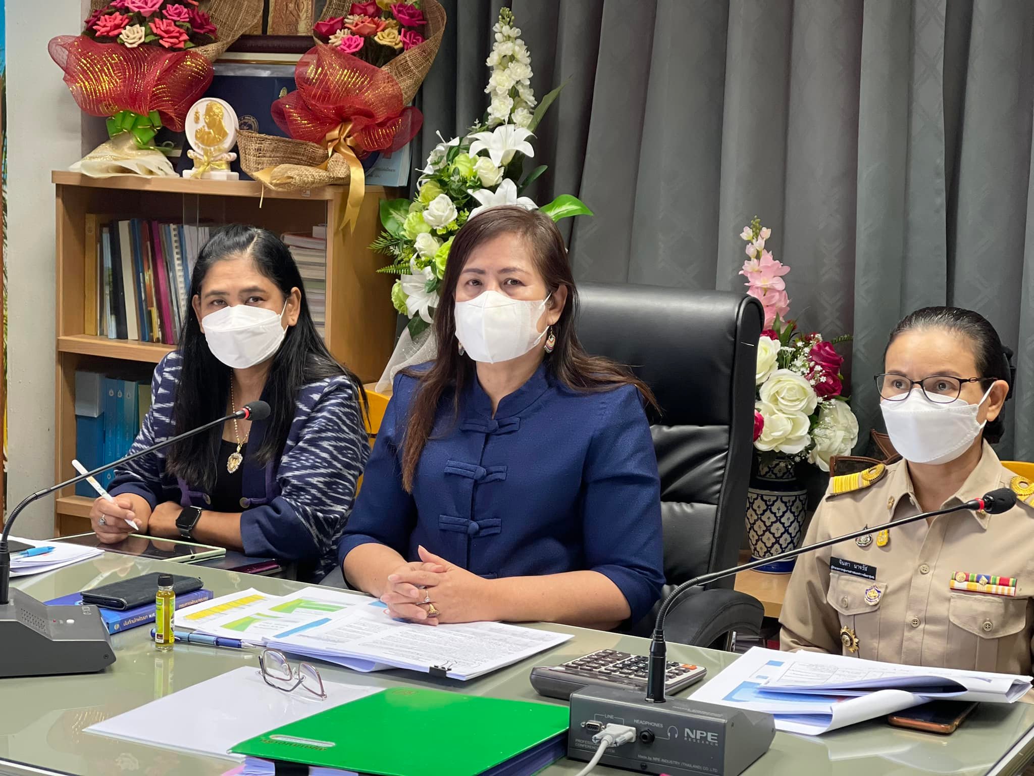 พช.กำแพงเพชร ร่วมประชุมติดตามงานนโยบายสำคัญกรมการพัฒนาชุมชน เขตตรวจราชการที่ 5 และ 8 ผ่าน ระบบzoom