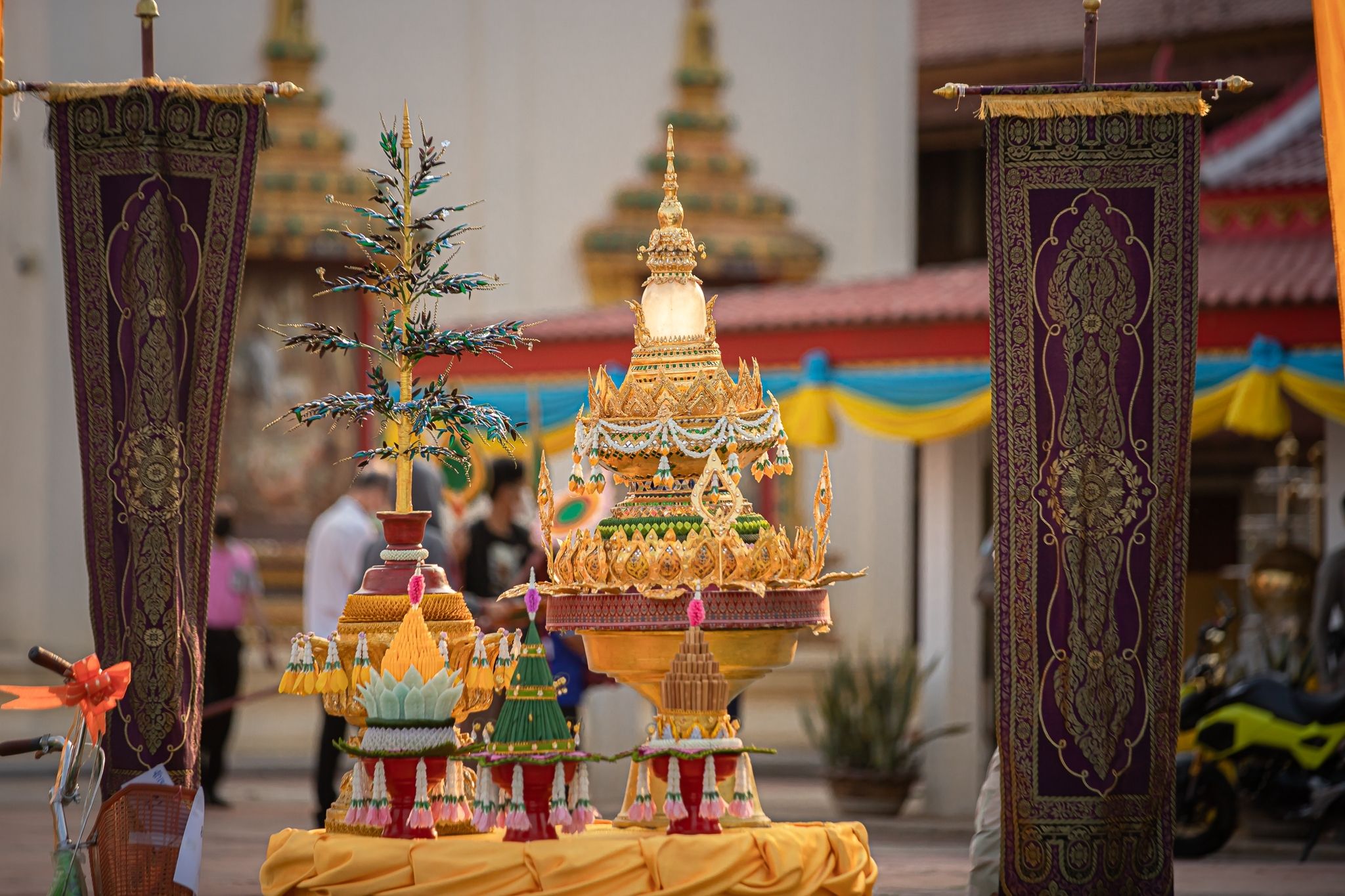 พช.กำแพงเพชร ออกบูธ งานแถลงข่าวงานประเพณีนบพระ-เล่นเพลงและงานกาชาด ปี 2565 โชว์ผลิตภัณฑ์เด่น ของดีเมืองชากังราว เพื่อกระตุ้นการจับจ่ายภายในงาน