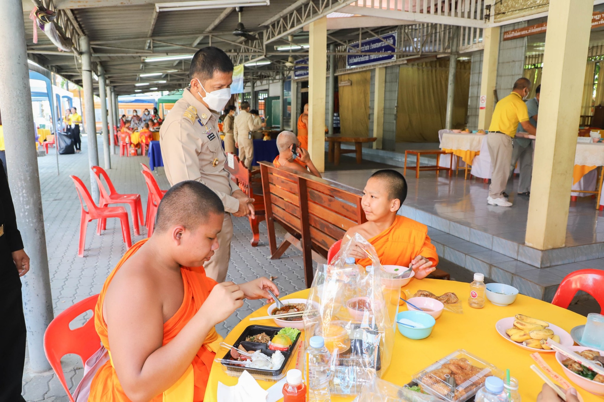 กำแพงเพชร เมืองมรดกโลก : พช.กำแพงเพชร ร่วมพิธีถวายภัตตาหาร และสิ่งของพระราชทาน ของพระบาทสมเด็จพระเจ้าอยู่หัว แด่พระภิกษุ สามเณร ในการสอบบาลีสนามหลวง ครั้งที่ 1 วันที่สอง