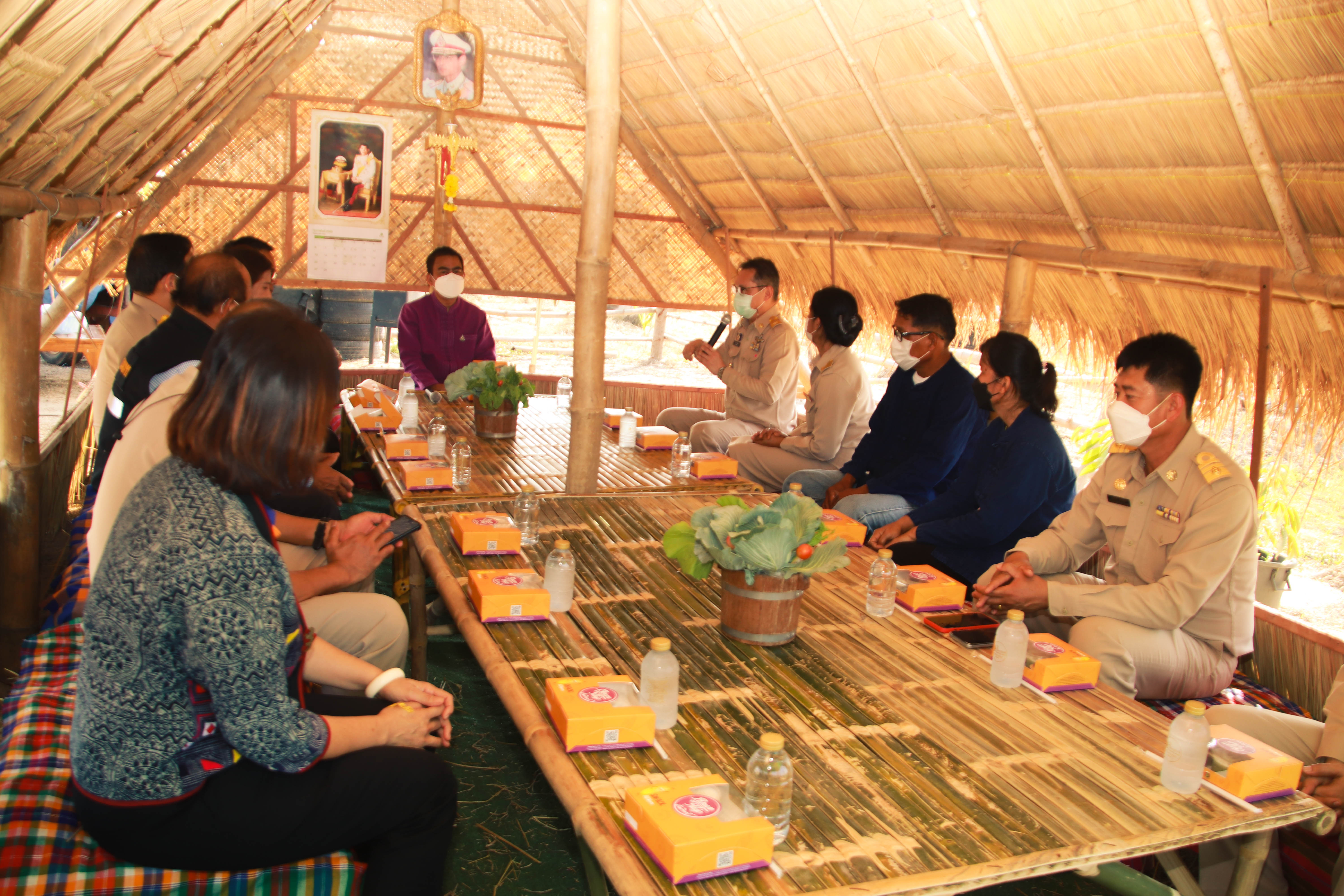 ผู้ตรวจกระทรวงมหาดไทยและผู้ตรวจกรมการพัฒนาชุมชน ลงพื้นที่ตรวจเยี่ยมแปลง โคก หนอง นา โมเดล จังหวัดกำแพงเพชร