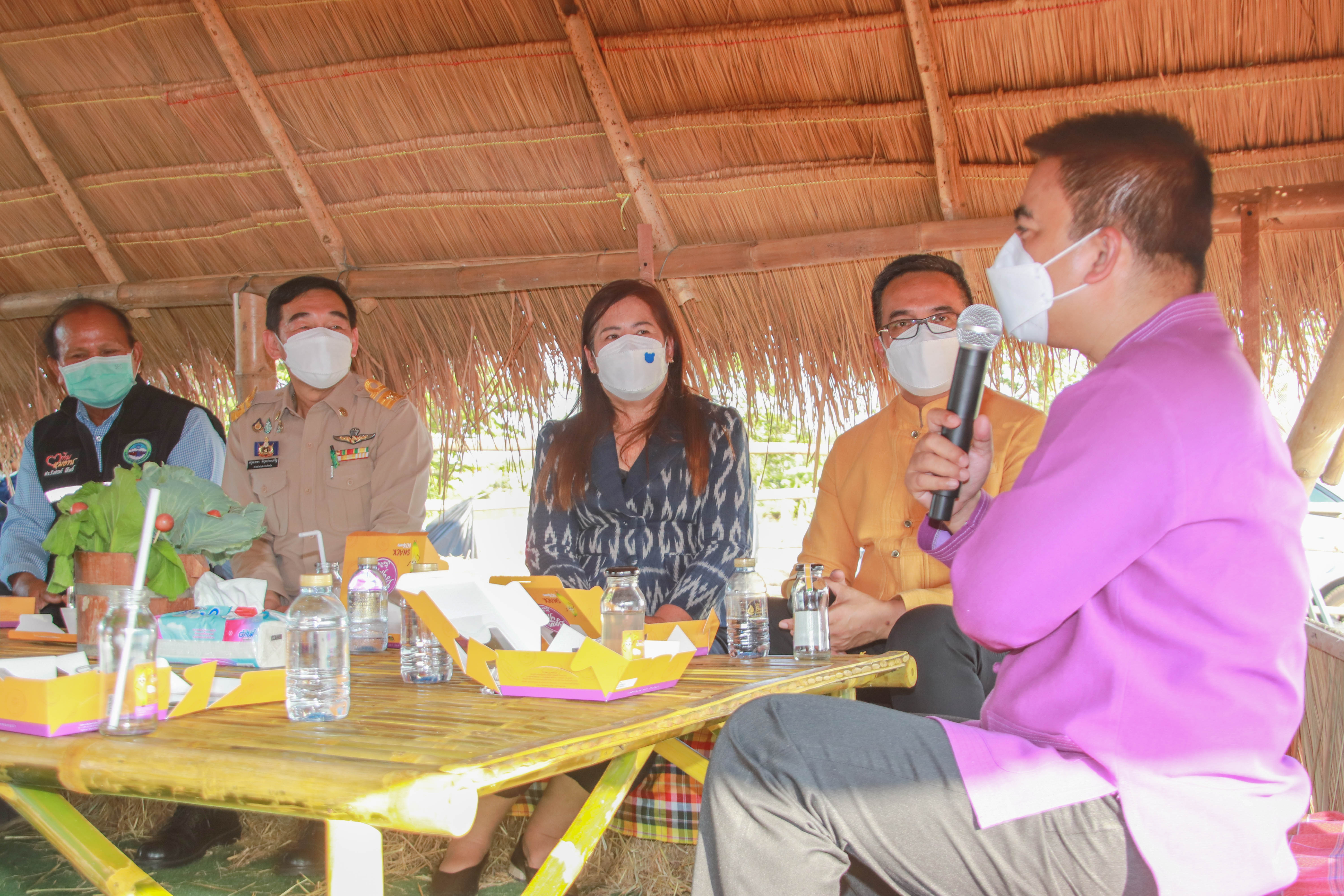 ผู้ตรวจกระทรวงมหาดไทยและผู้ตรวจกรมการพัฒนาชุมชน ลงพื้นที่ตรวจเยี่ยมแปลง โคก หนอง นา โมเดล จังหวัดกำแพงเพชร