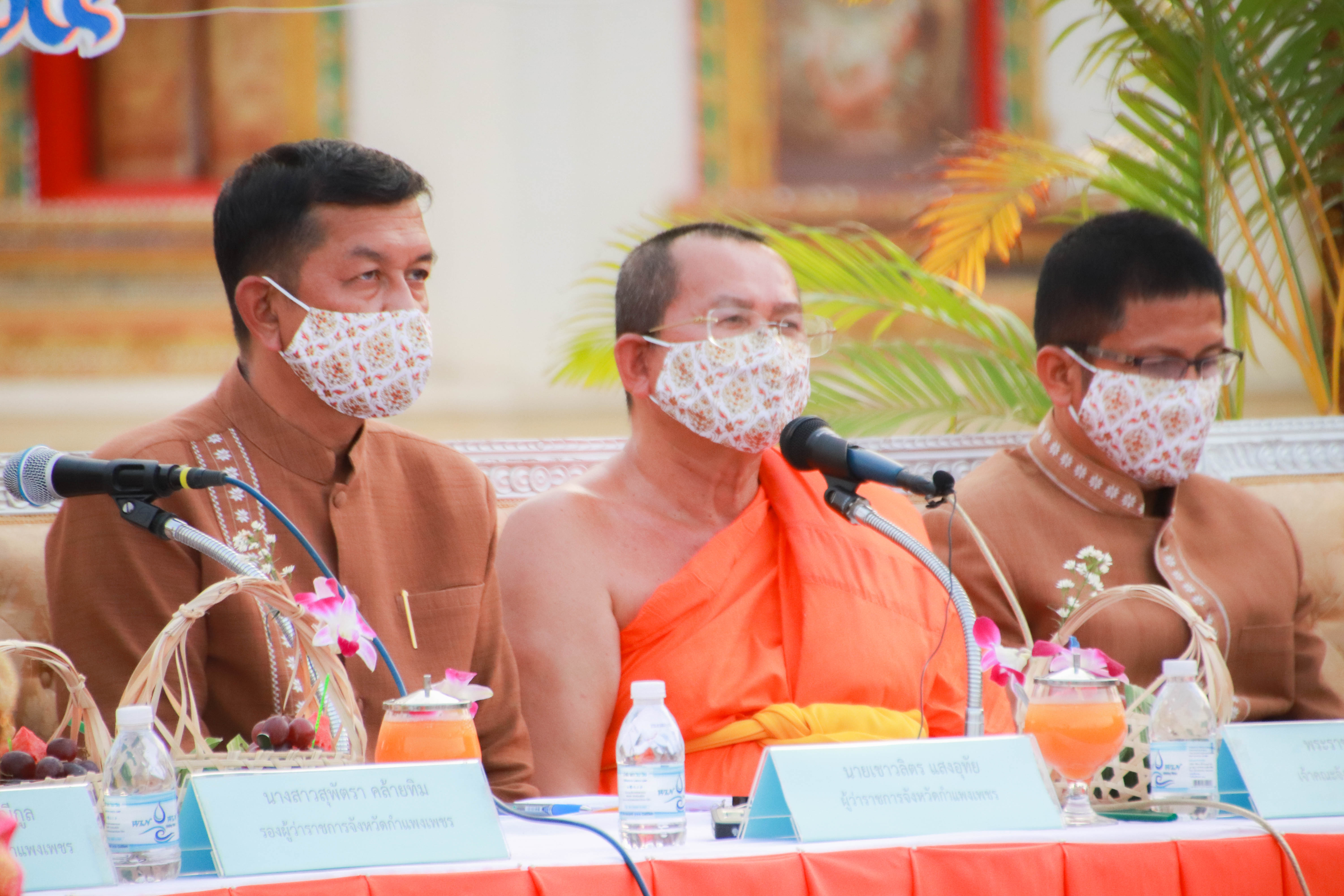 พช.กำแพงเพชร ออกบูธ งานแถลงข่าวงานประเพณีนบพระ-เล่นเพลงและงานกาชาด ปี 2565 โชว์ผลิตภัณฑ์เด่น ของดีเมืองชากังราว เพื่อกระตุ้นการจับจ่ายภายในงาน