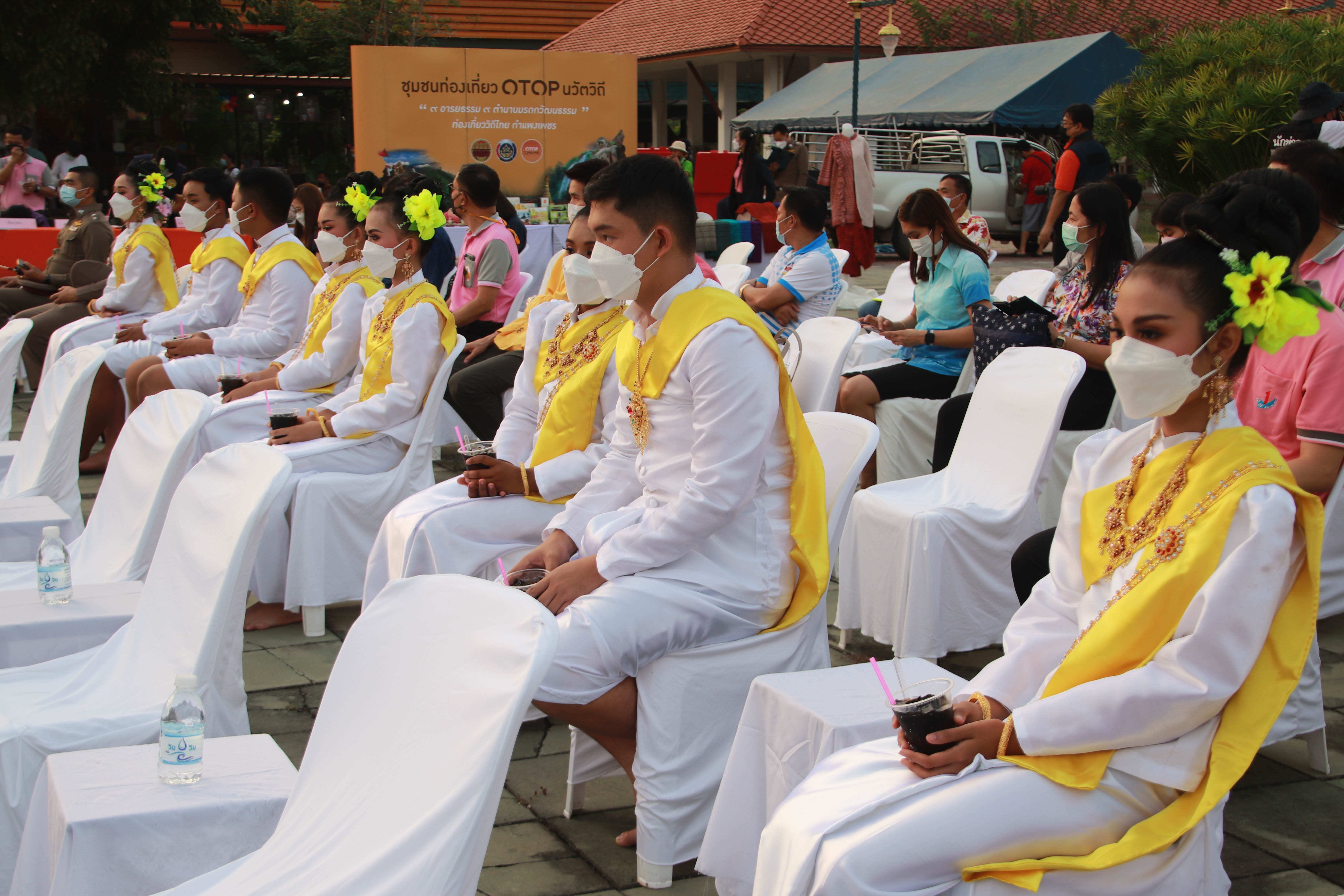 พช.กำแพงเพชร ออกบูธ งานแถลงข่าวงานประเพณีนบพระ-เล่นเพลงและงานกาชาด ปี 2565 โชว์ผลิตภัณฑ์เด่น ของดีเมืองชากังราว เพื่อกระตุ้นการจับจ่ายภายในงาน
