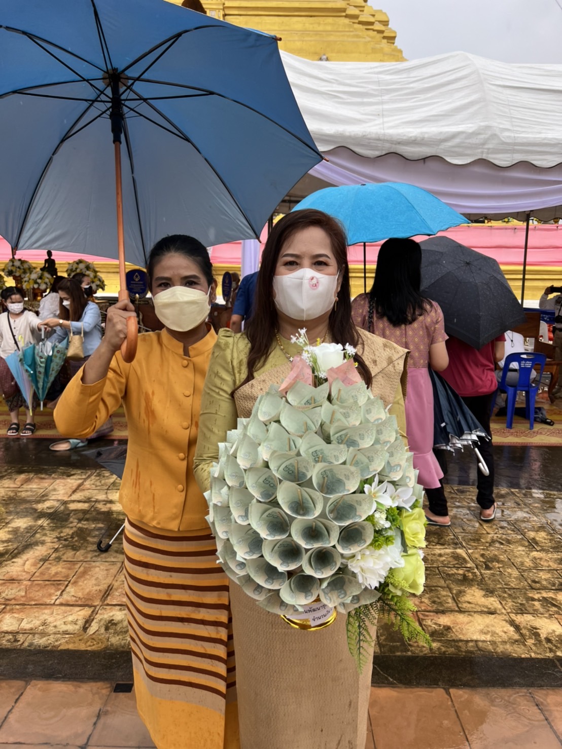 พช.กำแพงเพชร ร่วมพิธีเปิดงาน ประเพณีนบพระ-เล่นเพลงและงานกาชาด ปี 2565 ชมขบวนพยุหยาตราพระเจ้าลิไทยิ่งใหญ่ตระการตา