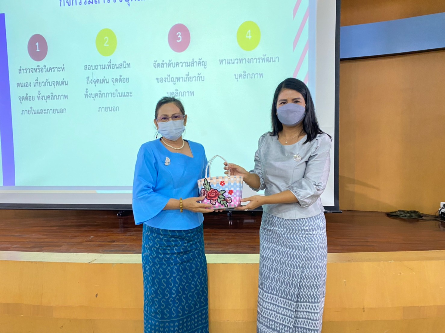 พช.กำแพงเพชร ร่วมโครงการอบรมพัฒนาศักยภาพกลุ่มองค์กรสตรีในเขตเทศบาล ประจำปีงบประมาณ พ.ศ. 2565