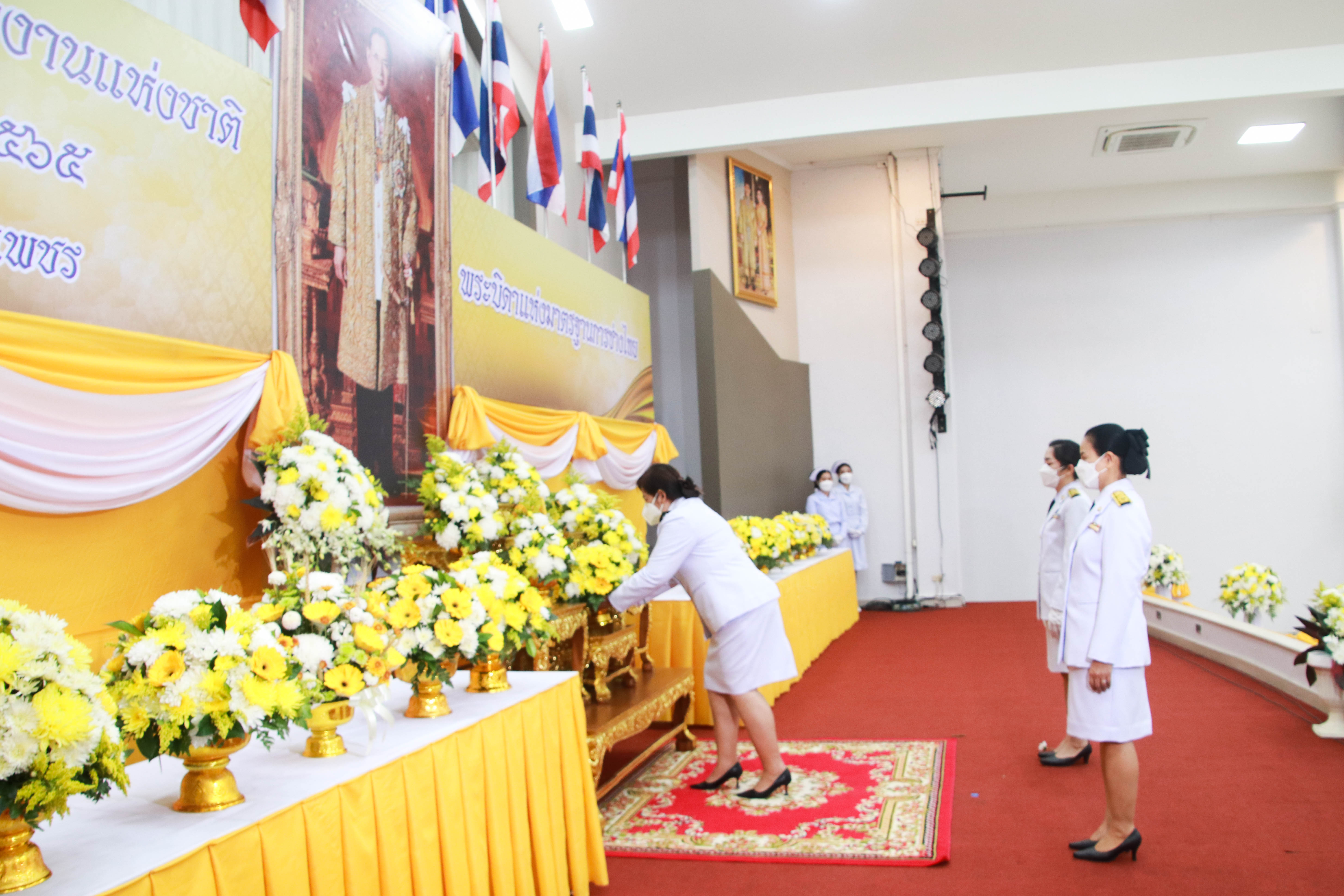 กำแพงเพชร เมืองมรดกโลก : พช.กำแพงเพชร ร่วมพิธีวางพานพุ่มฯและวันมาตรฐานฝีมือแรงงานแห่งชาติ ประจำปี 2565