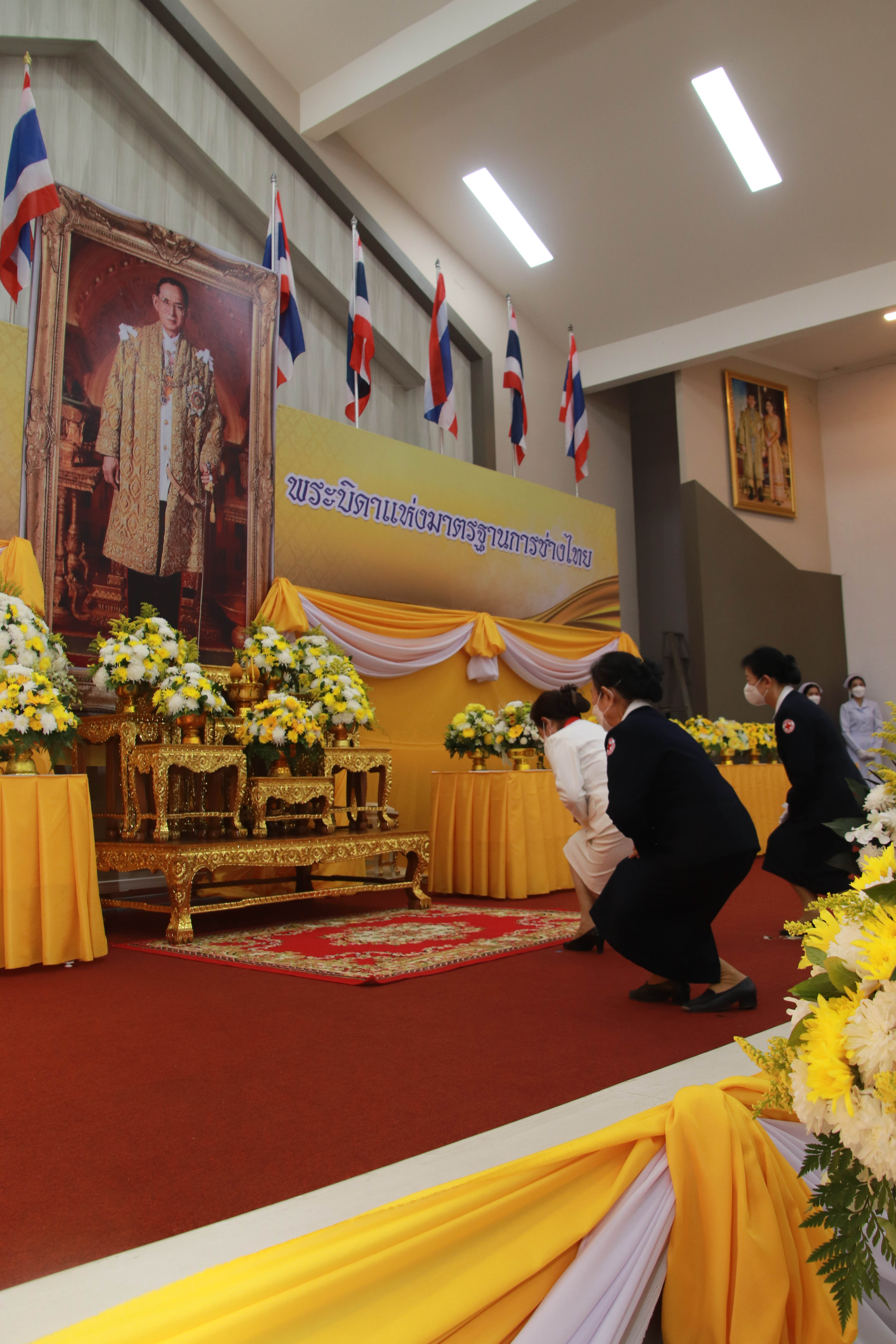 กำแพงเพชร เมืองมรดกโลก : พช.กำแพงเพชร ร่วมพิธีวางพานพุ่มฯและวันมาตรฐานฝีมือแรงงานแห่งชาติ ประจำปี 2565