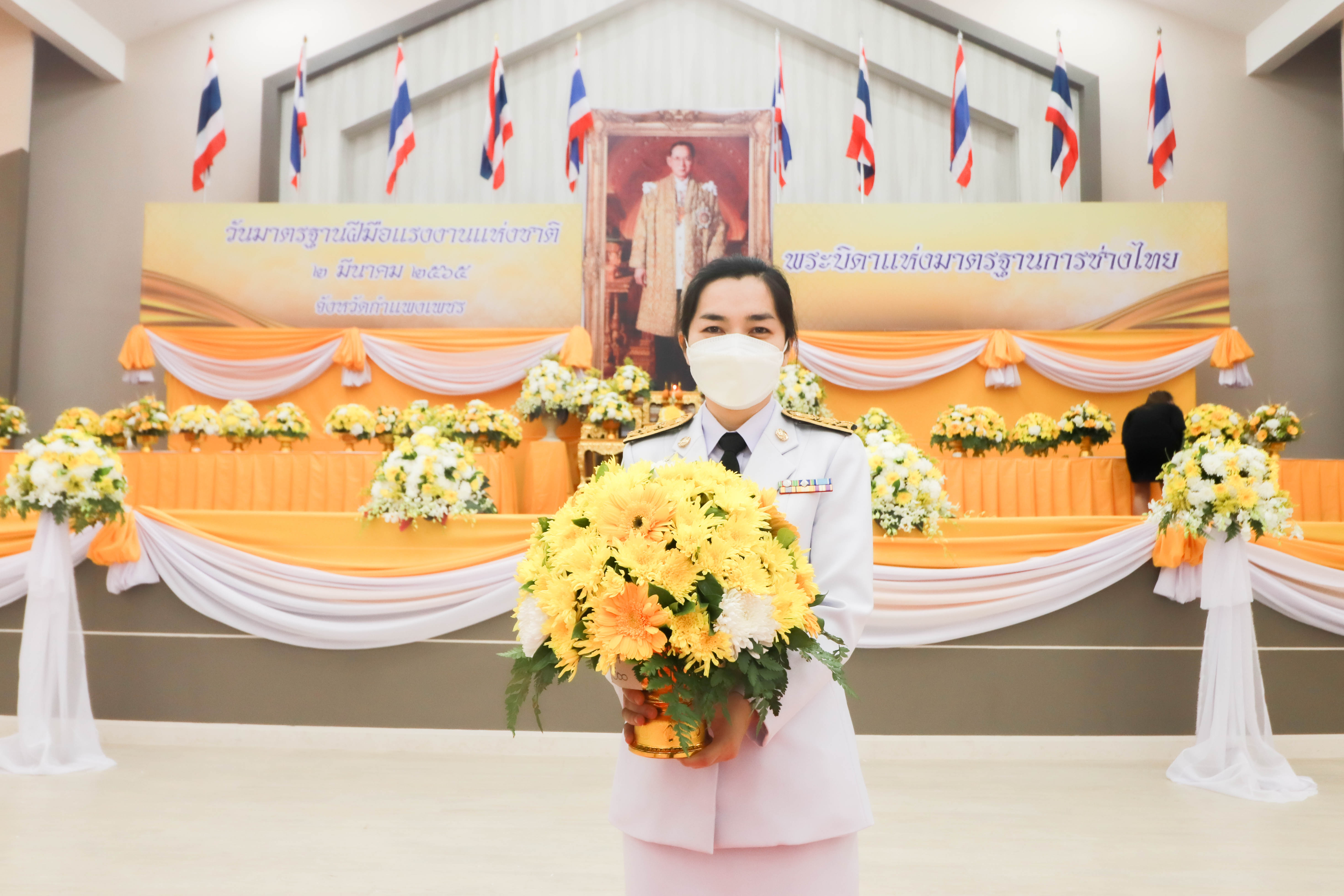 กำแพงเพชร เมืองมรดกโลก : พช.กำแพงเพชร ร่วมพิธีวางพานพุ่มฯและวันมาตรฐานฝีมือแรงงานแห่งชาติ ประจำปี 2565