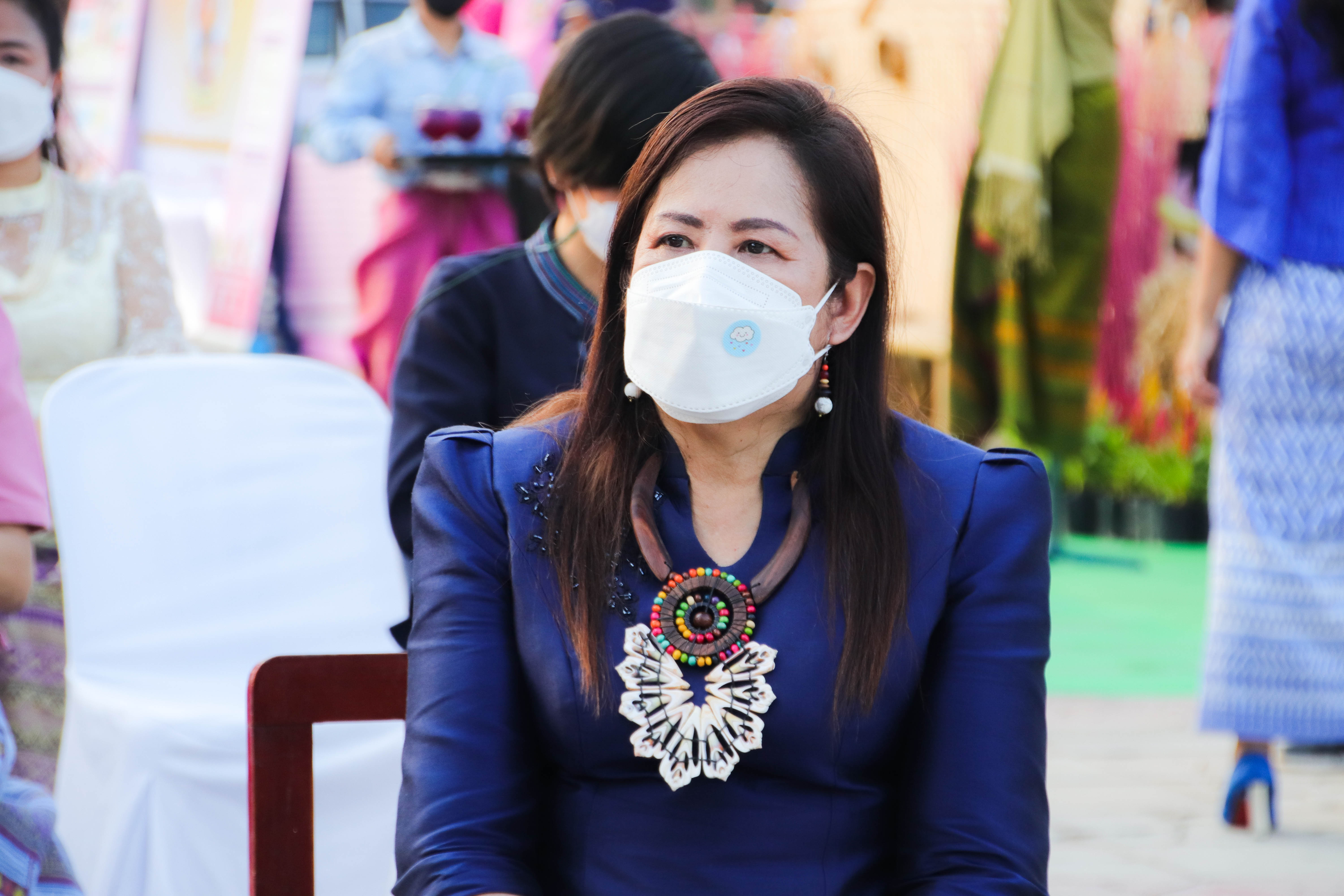 กำแพงเพชร เมืองมรดกโลก : พช.กำแพงเพชร เปิดโครงการส่งเสริมช่องทางการตลาดผลิตภัณฑ์กลุ่มอาชีพสมาชิกกองทุนพัฒนาบทบาทสตรีเนื่องในวันสตรีสากล