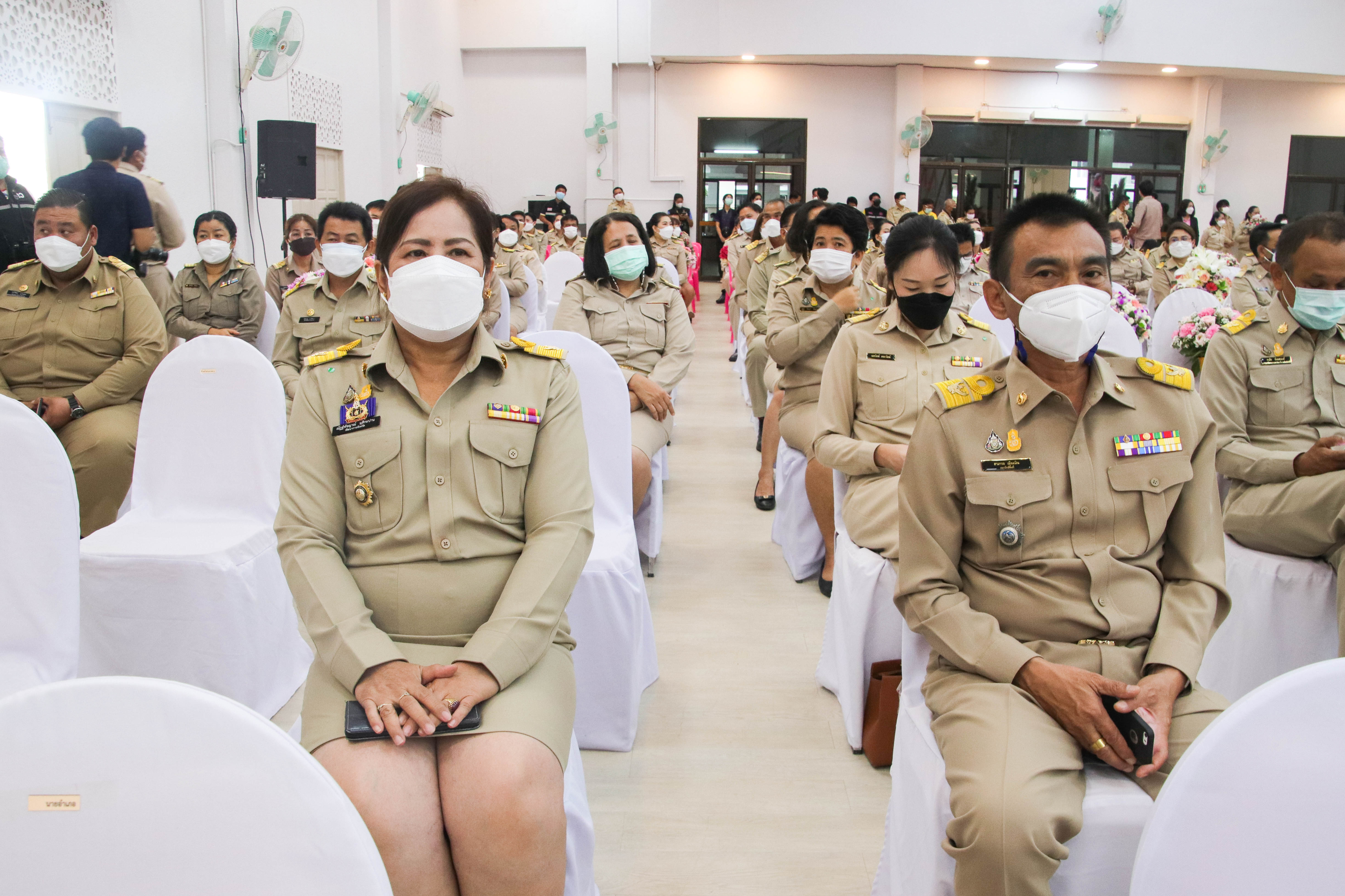 พช.กำแพงเพชร ร่วมพิธีถวายราชสักการะ ร.5 เนื่องในวันท้องถิ่นไทย ประจำปี 2565