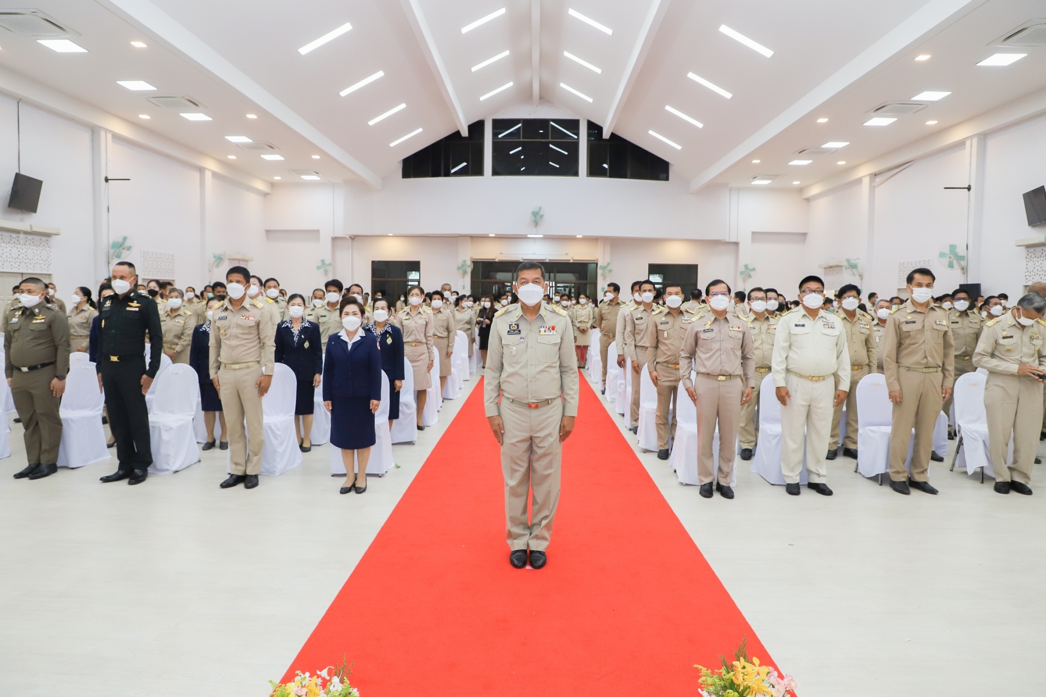 พช.กำแพงเพชร ร่วมพิธีถวายราชสักการะ ร.5 เนื่องในวันท้องถิ่นไทย ประจำปี 2565