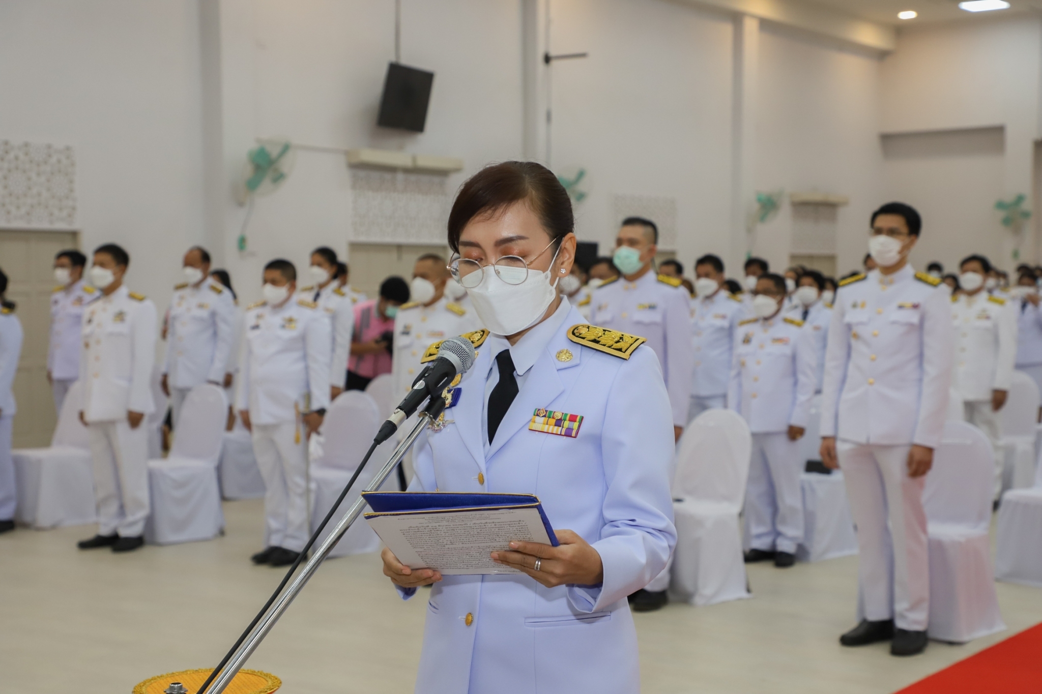 พช.กำแพงเพชร ร่วมพิธีวางพานพุ่มดอกไม้ถวายราชสักการะ เนื่องในวันที่ระลึกพระบาทสมเด็จพระนั่งเกล้าเจ้าอยู่หัว พระมหาเจษฎาราชเจ้า และวันข้าราชการพลเรือน ประจำปี 2565