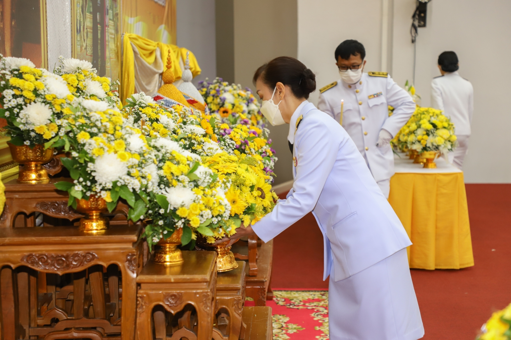 พช.กำแพงเพชร ร่วมพิธีวางพานพุ่มดอกไม้ถวายราชสักการะ เนื่องในวันที่ระลึกพระบาทสมเด็จพระนั่งเกล้าเจ้าอยู่หัว พระมหาเจษฎาราชเจ้า และวันข้าราชการพลเรือน ประจำปี 2565