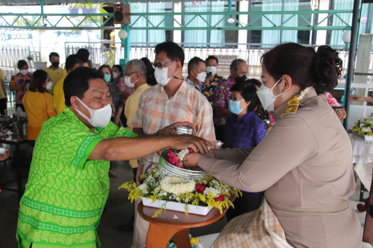 พช.กำแพงเพชร จัดกิจกรรม “สงกรานต์วิถีใหม่ สืบสานวัฒนธรรมไทย ท่านมาเราดีใจ ท่านไปเราคิดถึง”