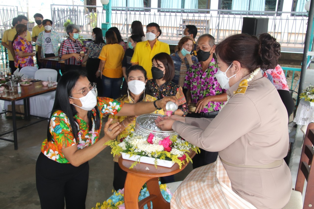 พช.กำแพงเพชร จัดกิจกรรม “สงกรานต์วิถีใหม่ สืบสานวัฒนธรรมไทย ท่านมาเราดีใจ ท่านไปเราคิดถึง”