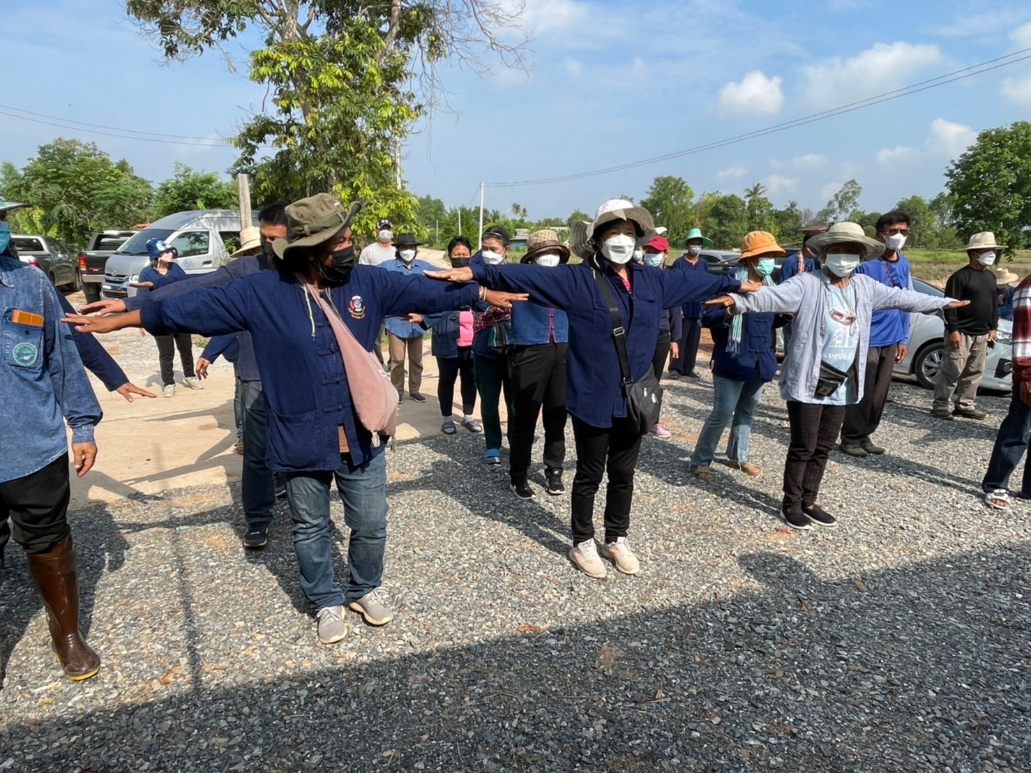 พช กำแพงเพชร และคณะกรรมการเครือข่ายโคก หนอง นา ระดับจังหวัด ร่วม  เอามื้อสามัคคี  ” โคก หนอง นา ” อำเภอขาณุวรลักษบุรี