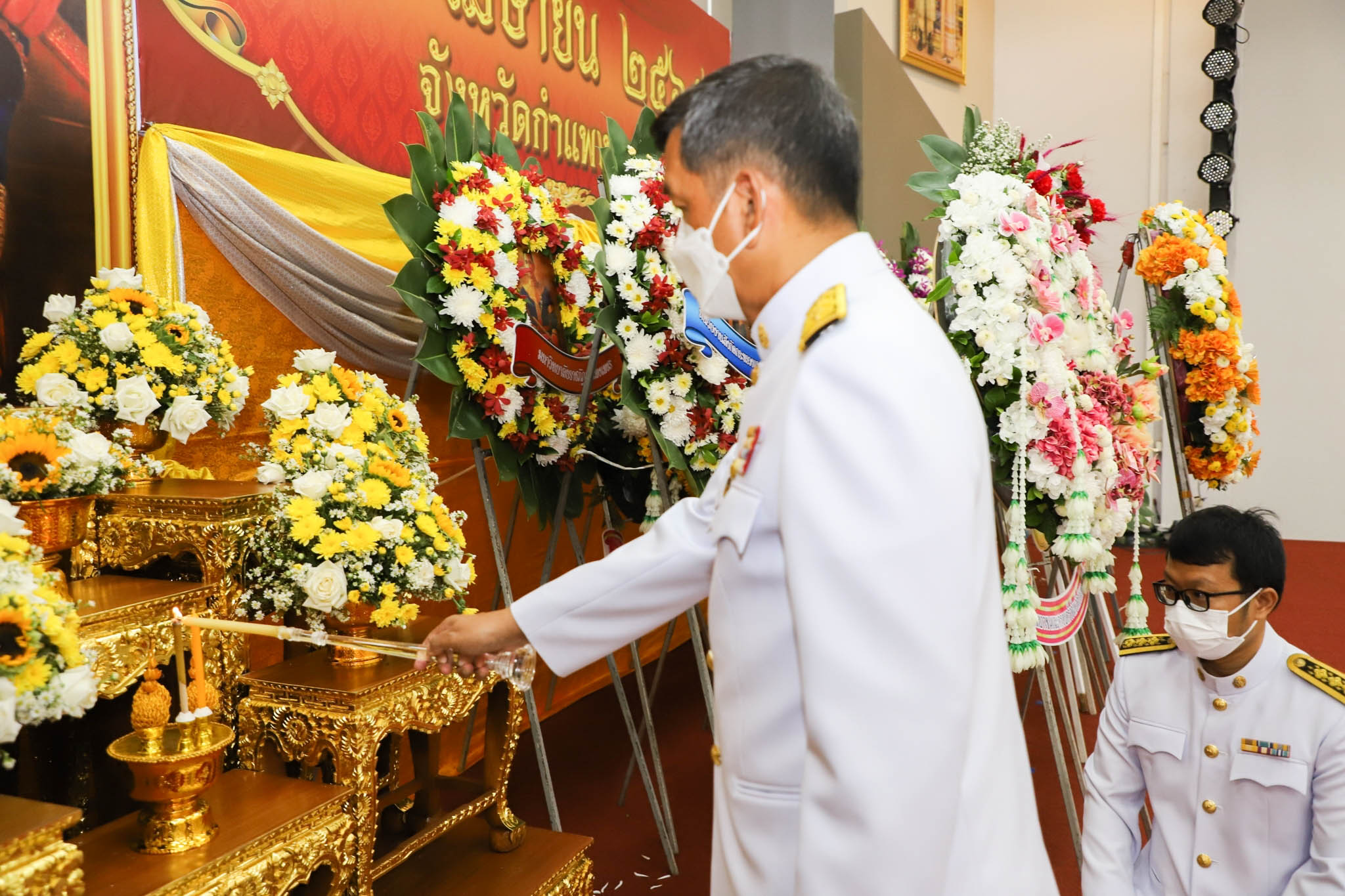 พช.กำแพงเพชร ร่วมพิธีถวายพวงมาลาสักการะ เบื้องหน้าพระบรม สาทิสลักษณ์ สมเด็จพระนเรศวรมหาราช และถวายราชสดุดี เนื่องในวันคล้ายวันสวรรคตสมเด็จพระนเรศวรมหาราช