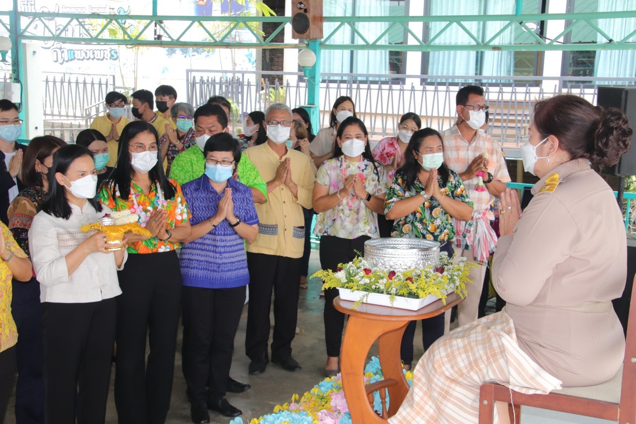พช.กำแพงเพชร จัดกิจกรรม “สงกรานต์วิถีใหม่ สืบสานวัฒนธรรมไทย ท่านมาเราดีใจ ท่านไปเราคิดถึง”