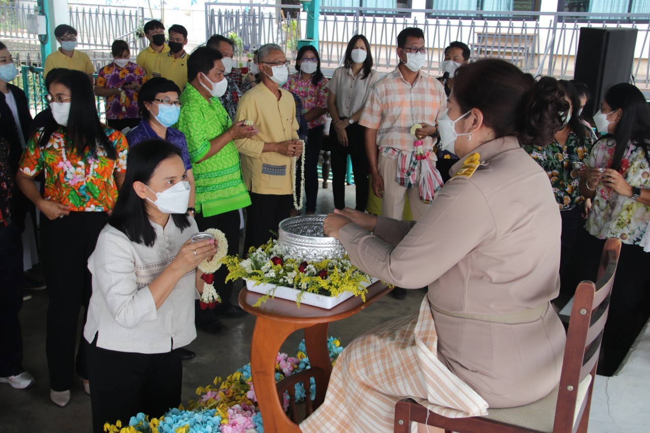 พช.กำแพงเพชร จัดกิจกรรม “สงกรานต์วิถีใหม่ สืบสานวัฒนธรรมไทย ท่านมาเราดีใจ ท่านไปเราคิดถึง”
