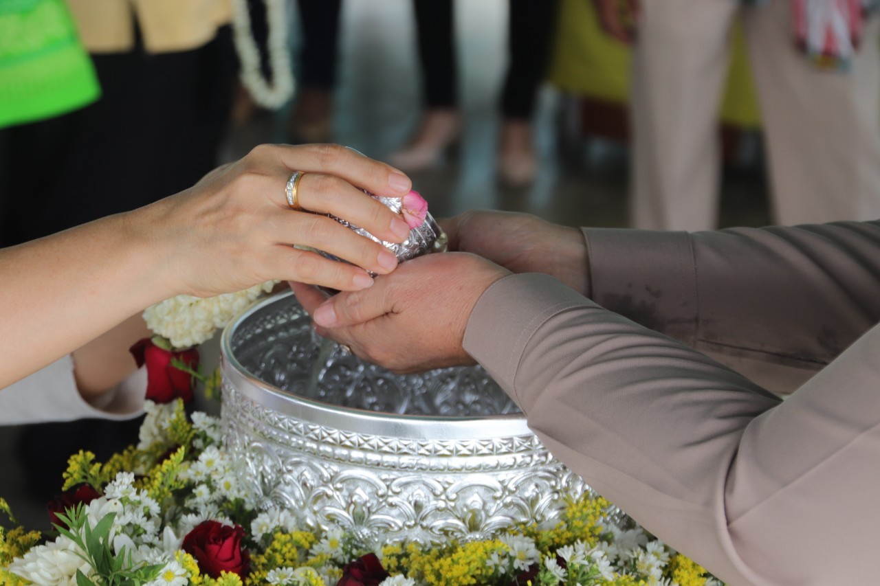 พช.กำแพงเพชร จัดกิจกรรม “สงกรานต์วิถีใหม่ สืบสานวัฒนธรรมไทย ท่านมาเราดีใจ ท่านไปเราคิดถึง”