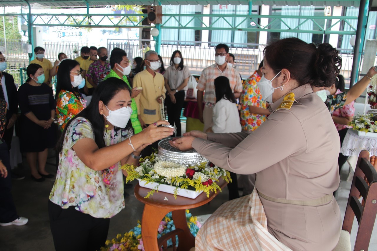 พช.กำแพงเพชร จัดกิจกรรม “สงกรานต์วิถีใหม่ สืบสานวัฒนธรรมไทย ท่านมาเราดีใจ ท่านไปเราคิดถึง”