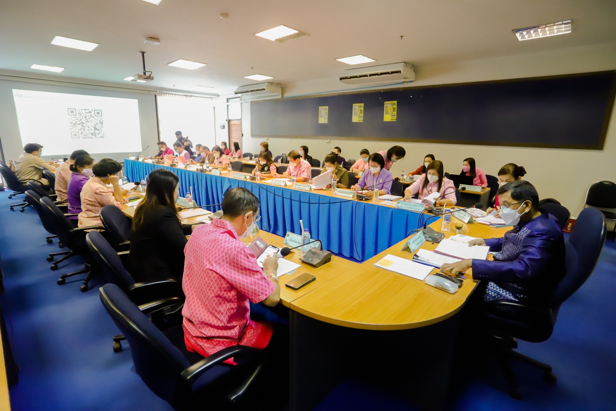 พช.กำแพงเพชร ประชุมคณะกรรมการบริหารศูนย์อำนวยการขจัดความยากจนและพัฒนาคนทุกช่วงวัยอย่างยั่งยืนตามหลักปรัชญาของเศรษฐกิจพอเพียงจังหวัดกำแพงเพชร