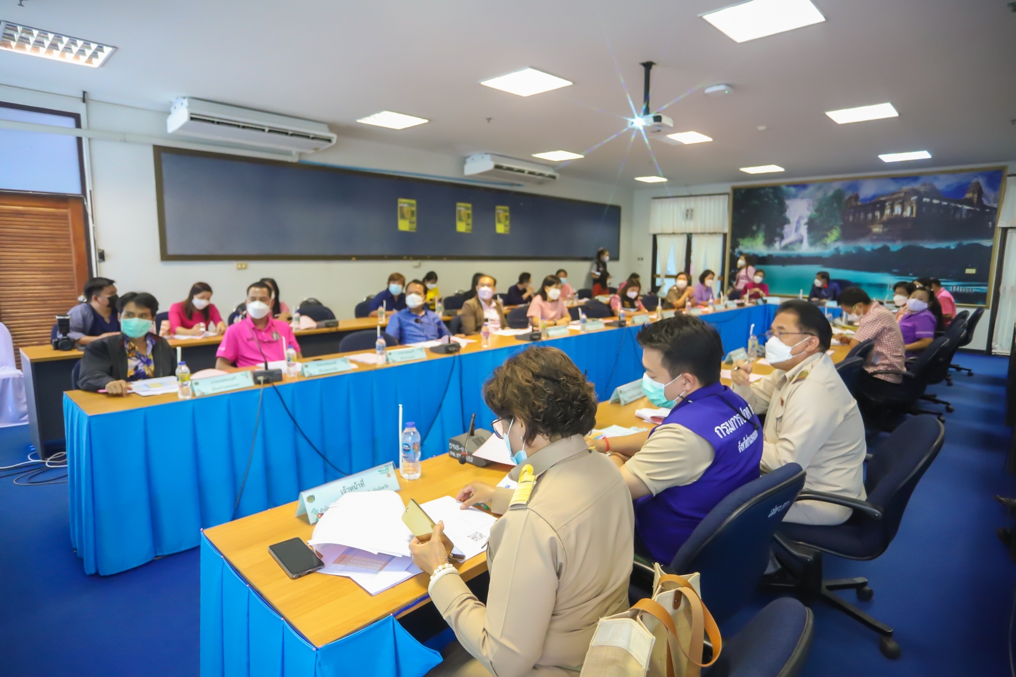 พช.กำแพงเพชร ประชุมคณะกรรมการบริหารศูนย์อำนวยการขจัดความยากจนและพัฒนาคนทุกช่วงวัยอย่างยั่งยืนตามหลักปรัชญาของเศรษฐกิจพอเพียงจังหวัดกำแพงเพชร
