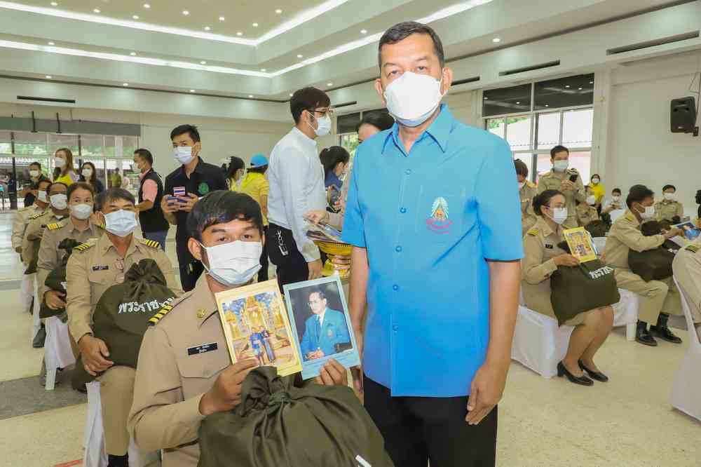 พช.ร่วมมอบสิ่งของพระราชทานของมูลนิธิราชประชานุเคราะห์และมอบทุนของกองทุนพัฒนาเด็กชนบทในพระราชูปถัมป์ฯ ในพื้นที่ อ.ขาณุวรลักษบุรี อ.บึงสามัคคี