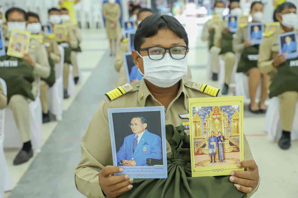 พช.ร่วมมอบสิ่งของพระราชทานของมูลนิธิราชประชานุเคราะห์และมอบทุนของกองทุนพัฒนาเด็กชนบทในพระราชูปถัมป์ฯ ในพื้นที่ อ.ขาณุวรลักษบุรี อ.บึงสามัคคี