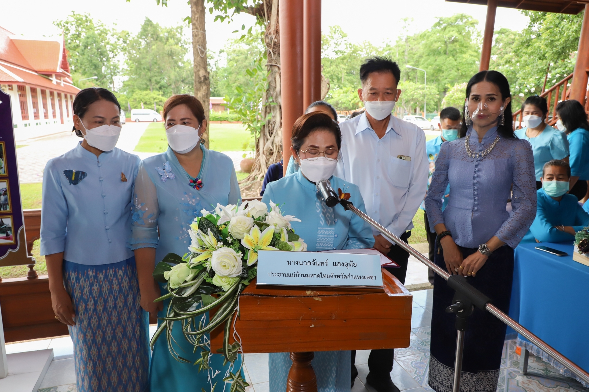 พี่น้องประชาชนชาวกำแพงเพชร ร่วมใจ ประดิษฐ์ “ผีเสื้อแห่งความจงรักภักดี” จากผ้าอัตลักษณ์ท้องถิ่น เพื่อเฉลิมพระเกียรติสมเด็จพระบรมราชชนนีพันปีหลวงฯ