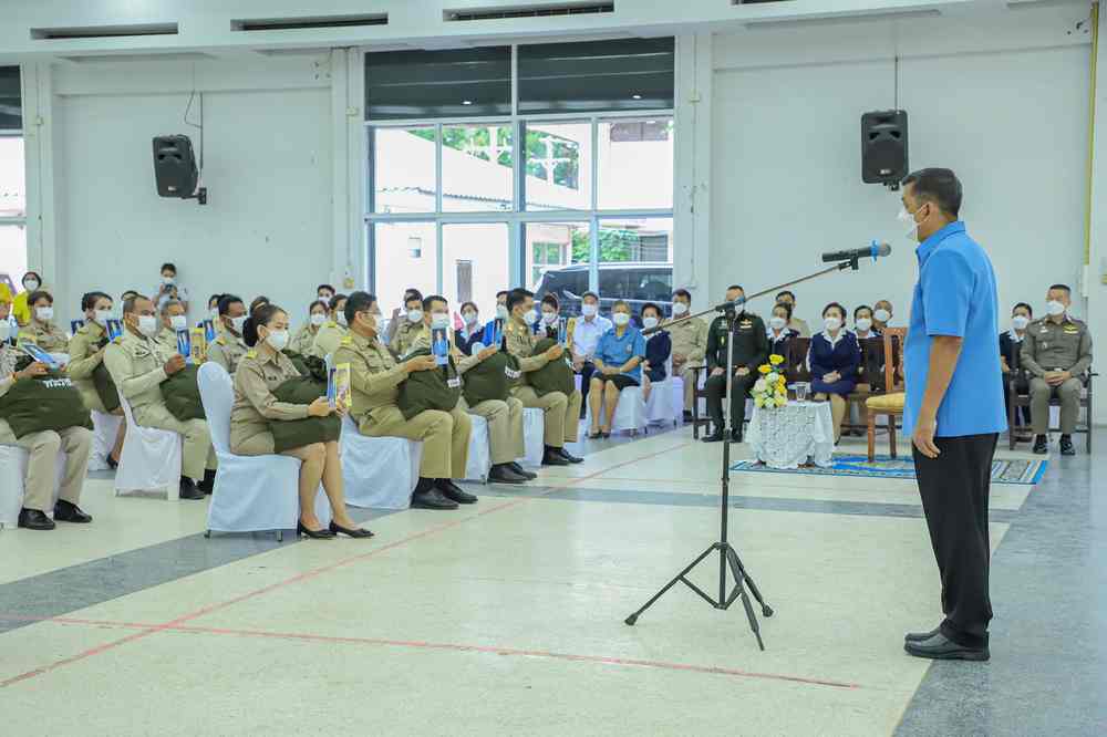 พช.ร่วมมอบสิ่งของพระราชทานของมูลนิธิราชประชานุเคราะห์และมอบทุนของกองทุนพัฒนาเด็กชนบทในพระราชูปถัมป์ฯ ในพื้นที่ อ.ขาณุวรลักษบุรี อ.บึงสามัคคี