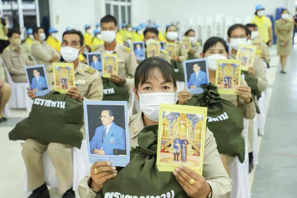 พช.ร่วมมอบสิ่งของพระราชทานของมูลนิธิราชประชานุเคราะห์และมอบทุนของกองทุนพัฒนาเด็กชนบทในพระราชูปถัมป์ฯ ในพื้นที่ อ.ขาณุวรลักษบุรี อ.บึงสามัคคี