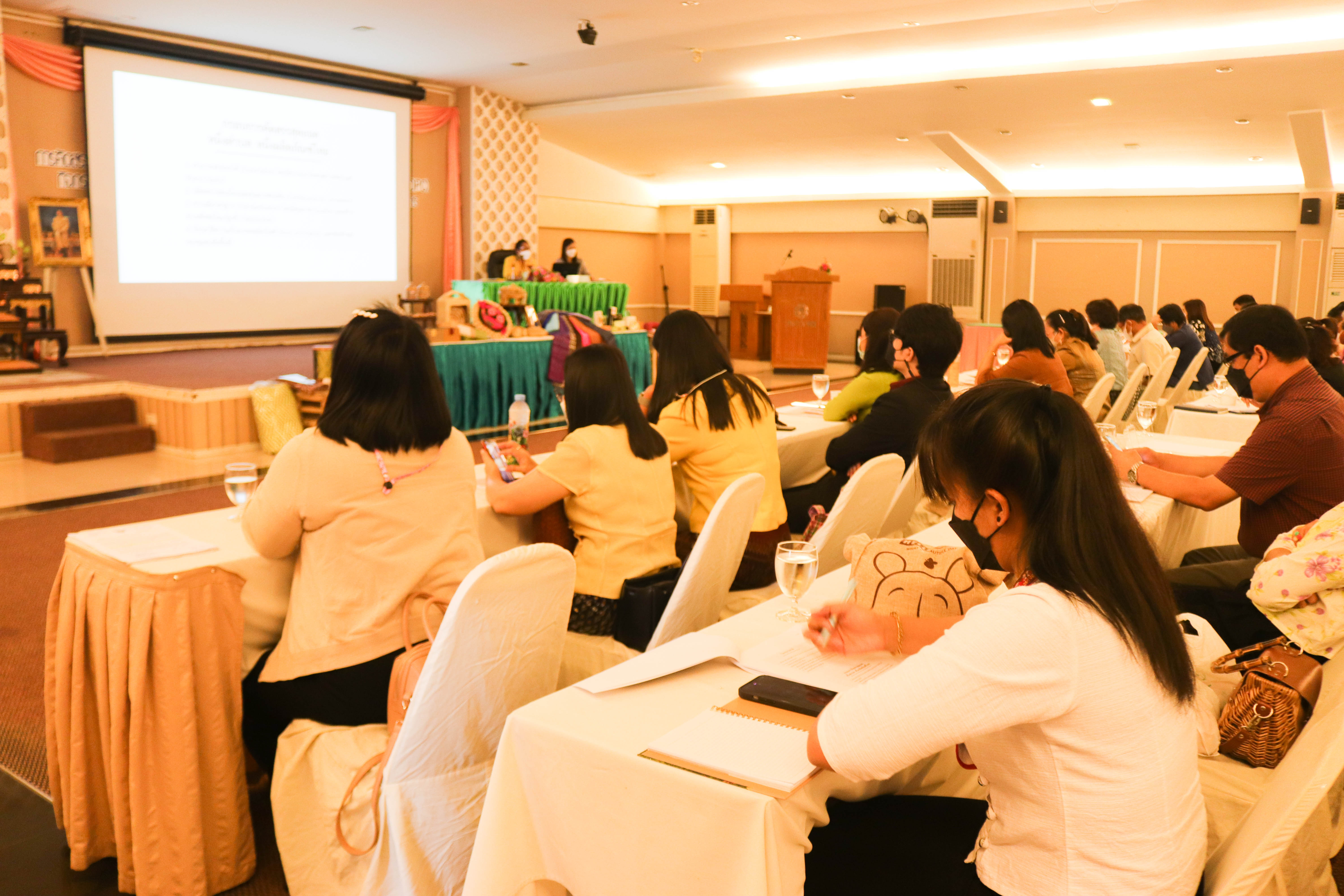 พช.กำแพงเพชร ประชุมชี้แจงแนวทางและหลักเกณฑ์การคัดสรรสุดยอดหนึ่งตำบล หนึ่งผลิตภัณฑ์ไทย ปี พ.ศ.2565