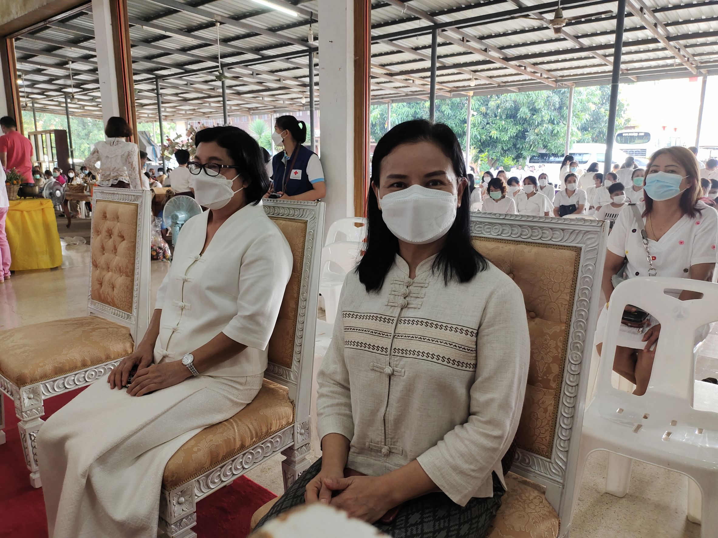 พช.กำแพงเพชร ร่วมทำบุญตักบาตร เนื่องในวันวิสาขบูชา และร่วมทำบุญถวายสลากภัตร เพื่อสืบสานขนบธรรมเนียมประเพณี และส่งเสริมให้ประชาชนร่วมกิจกรรมเผยแผ่พระพุทธศาสนา ถวายเป็นพุทธบูชา