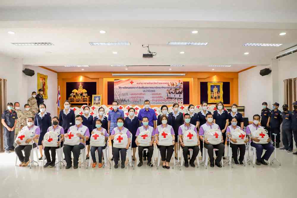 พช.ร่วมมอบสิ่งของพระราชทานของมูลนิธิราชประชานุเคราะห์และมอบทุนของกองทุนพัฒนาเด็กชนบทในพระราชูปถัมป์ฯ ในพื้นที่ อ.ขาณุวรลักษบุรี อ.บึงสามัคคี