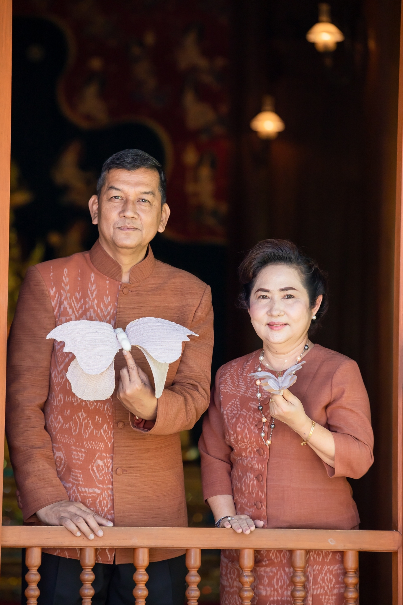 ผู้ว่าฯ-นายกเหล่ากาชาดกำแพงเพชร เชิญชวนหน่วยงานภาครัฐ ภาคเอกชน และประชาชน  ร่วมกันประดิษฐ์ผีเสื้อที่ทำจากผ้าไหม ผ้าฝ้าย ผ้าอัตลักษณ์ของจังหวัดกำแพงเพชร