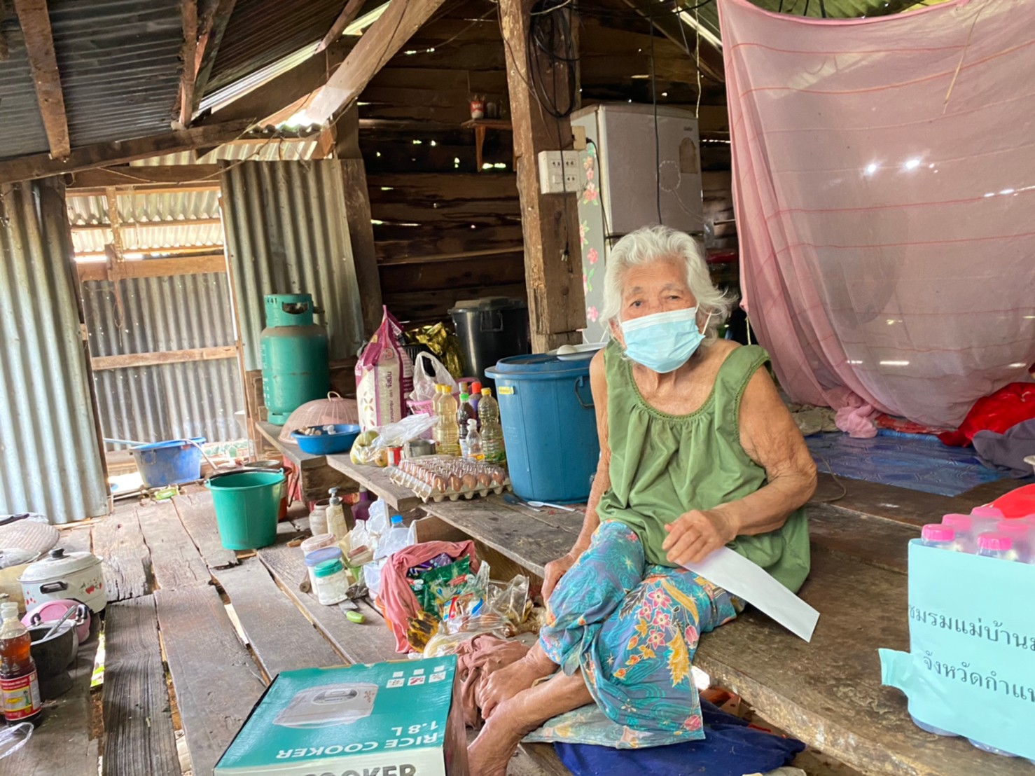 พช.กำแพงเพชร ร่วมโครงการกาชาดกำแพงเพชรเยี่ยมเยืยนให้ความสงเคราะห์ผู้ป่วยติดเตียง ผู้พิการ และผู้ยากไร้ ประจำปี 2565