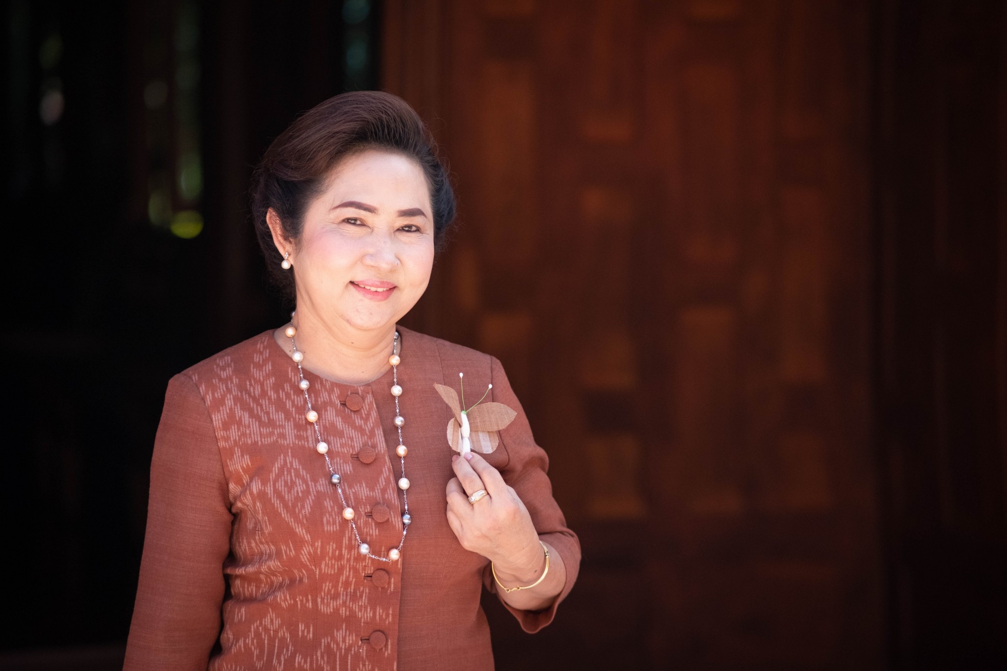 ผู้ว่าฯ-นายกเหล่ากาชาดกำแพงเพชร เชิญชวนหน่วยงานภาครัฐ ภาคเอกชน และประชาชน  ร่วมกันประดิษฐ์ผีเสื้อที่ทำจากผ้าไหม ผ้าฝ้าย ผ้าอัตลักษณ์ของจังหวัดกำแพงเพชร