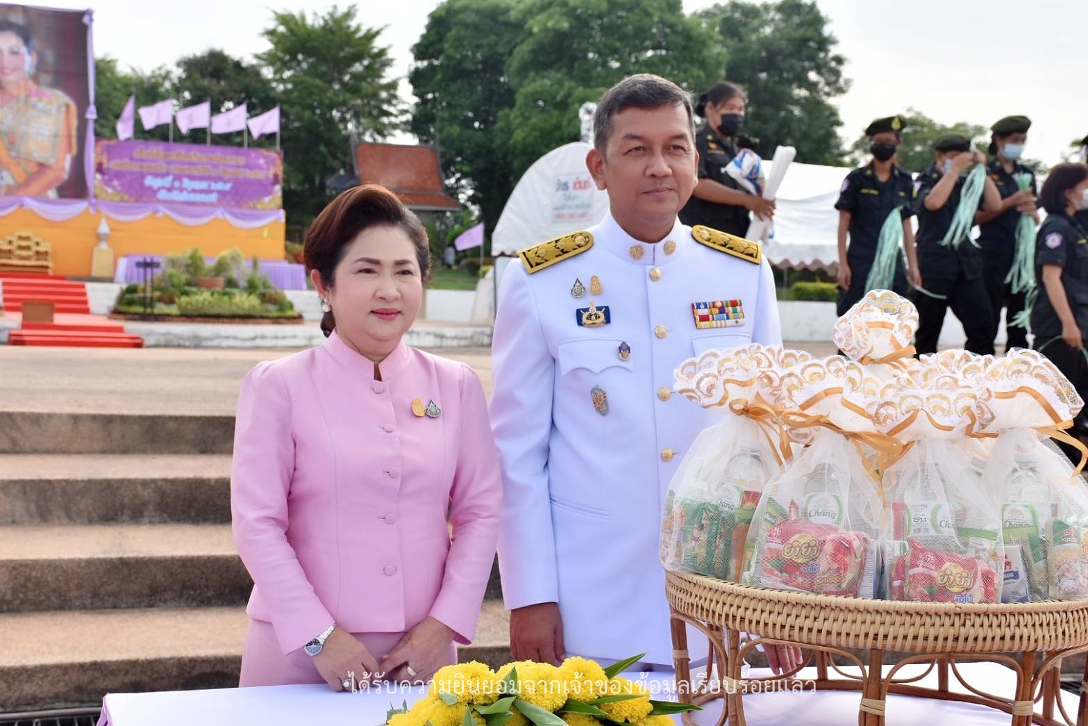 พช.กำแพงเพชร ร่วมพิธีทำบุญตักบาตรถวายพระราชกุศล เนื่องในโอกาสวันเฉลิมพระชนมพรรษา 3 มิถุนายน 2565