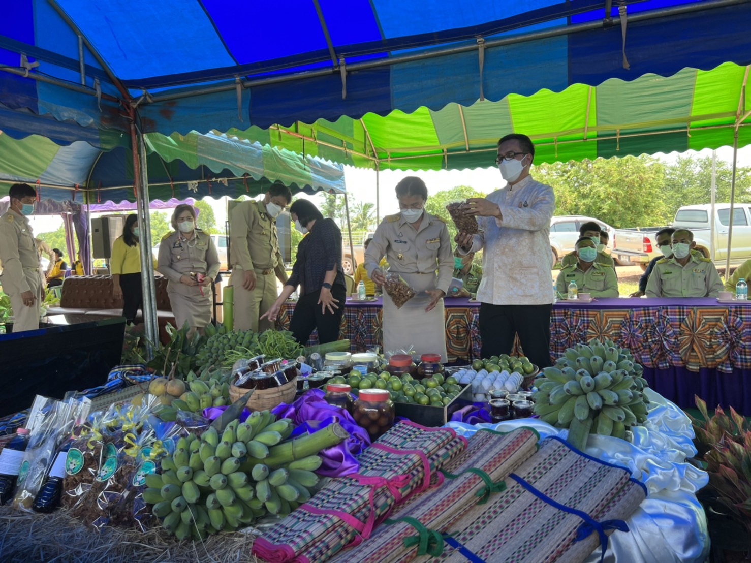 นายกิติพล เวชกุล ผู้ตรวจราชการกรมการพัฒนาชุมชน เป็นประธานการประเมินคัดเลือกข้าราชการ ลูกจ้างประจำ และพนักงานราชการดีเด่น ประจำปี พ.ศ. 2565 เขตตรวจราชการที่ 18 จังหวัดกำแพงเพชร