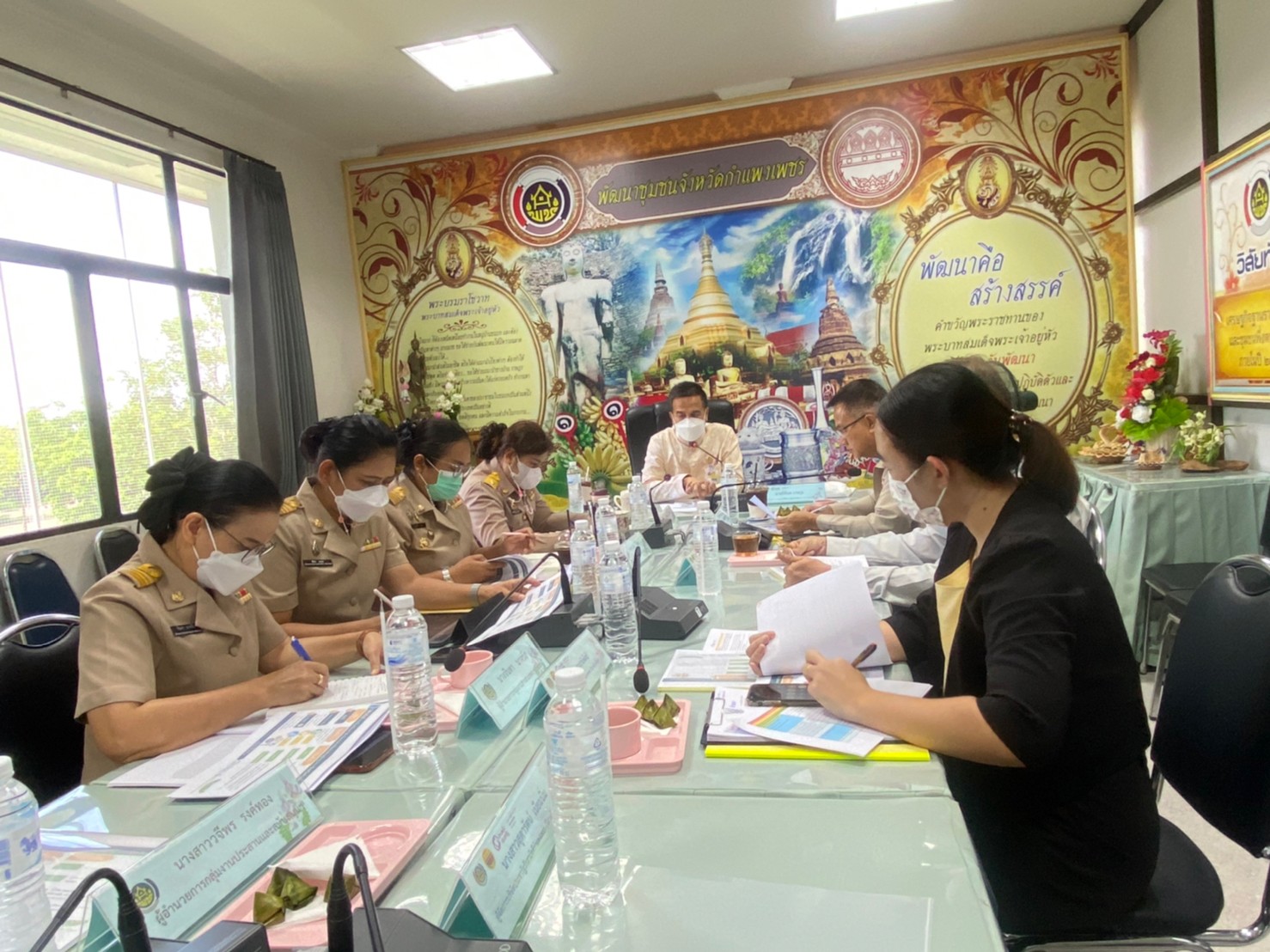 นายกิติพล เวชกุล ผู้ตรวจราชการกรมการพัฒนาชุมชน เป็นประธานการประชุมติดตามการขับเคลื่อนการดำเนินงานพัฒนาเศรษฐกิจฐานรากและประชารัฐจังหวัดกำแพงเพชร