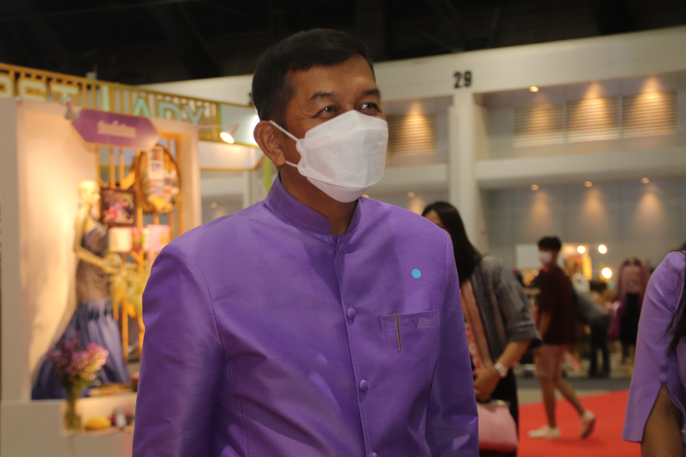 พ่อเมืองนครชากังราวร่วมพิธีเปิดงาน OTOP Midyear 2022 “สุขช้อป สุขใจ สุขทั่วไทยรวมไว้ในที่เดียว” นำทีมเยี่ยมให้กำลังใจและอุดหนุนผู้ประกอบการจังหวัดกำแพงเพชร