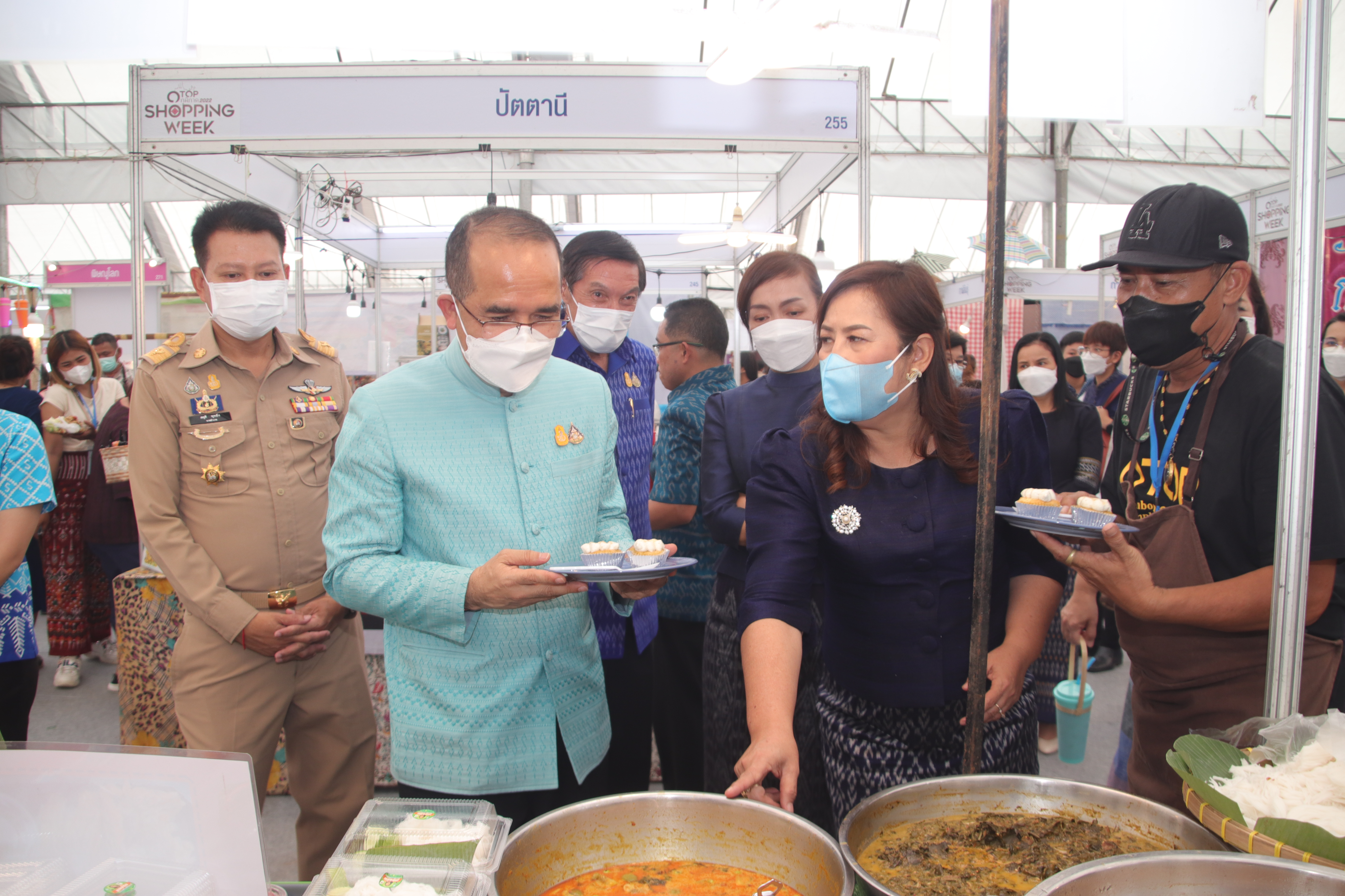 เปิดแล้ว !! OTOP Shopping กำแพงเพชร “สุขทวีคูณ เพิ่มพูนเศรษฐกิจ ชีวิตดี Happy ทั่วภูมิภาค” ขนทัพสินค้าโอทอปให้ ช้อป ชิม ชม กว่า 300 ร้านค้า กระตุ้นเศรษฐกิจฐานราก