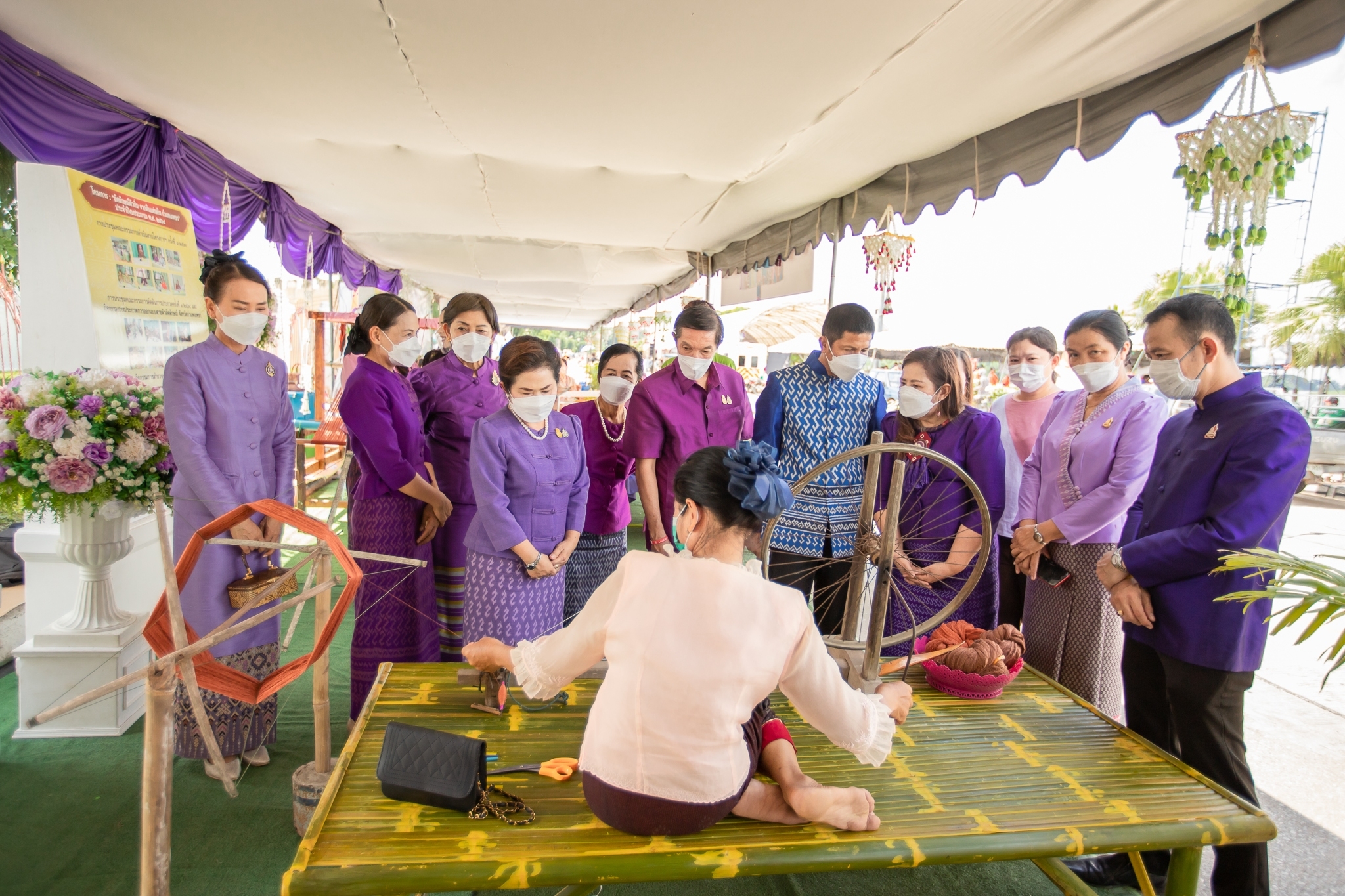 พช.กำแพงเพชร ร่วมพิธีเปิดงานแข่งขันเรือยาวประเพณีจังหวัดกำแพงเพชร ครั้งที่ 2