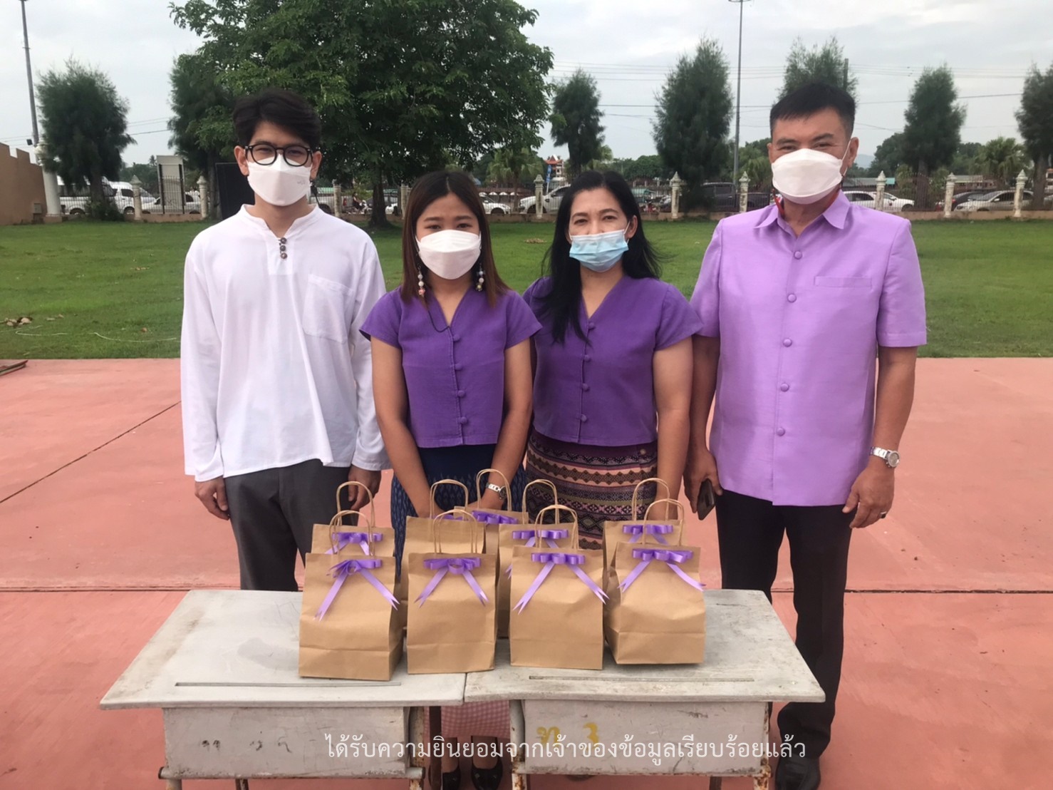 พช.กำแพงเพชร ร่วมพิธีทำบุญตักบาตรถวายพระราชกุศล เนื่องในโอกาสวันเฉลิมพระชนมพรรษา 3 มิถุนายน 2565