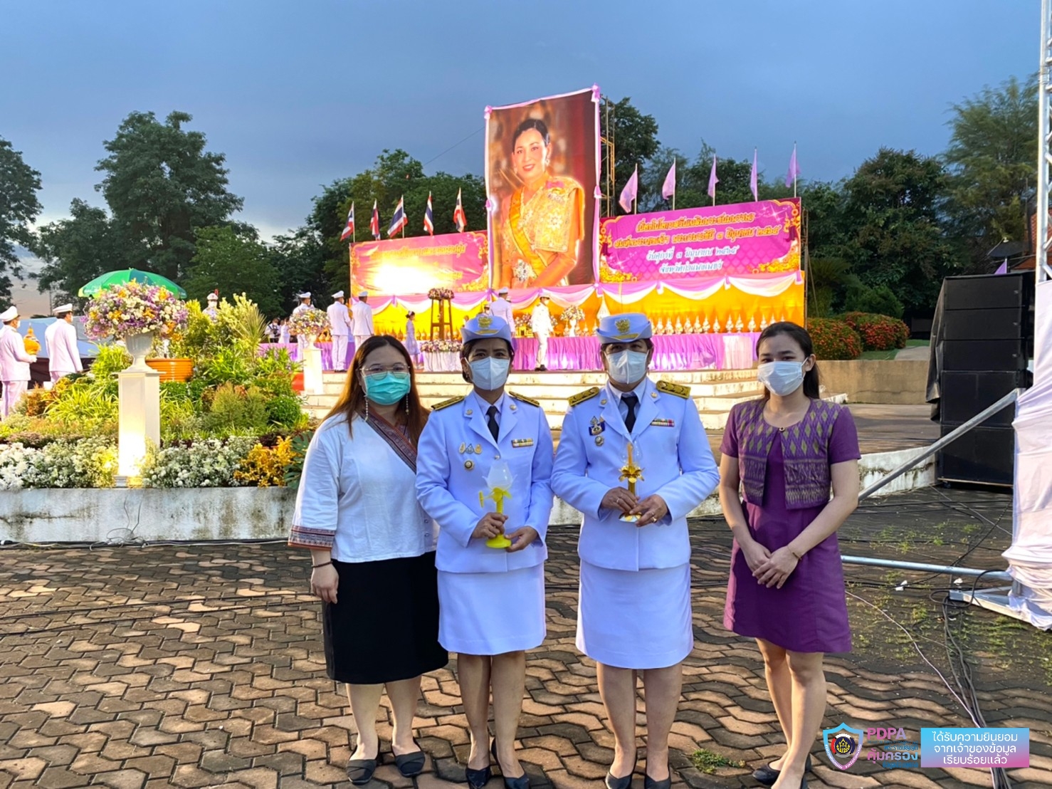 พช.กำแพงเพชร ร่วมพิธีถวายราชสักการะและวางพานพุ่ม และพิธีจุดเทียนชัยถวายพระพรชัยมงคล สมเด็จพระนางเจ้าฯ พระบรมราชินี 3 มิถุนายน 2565