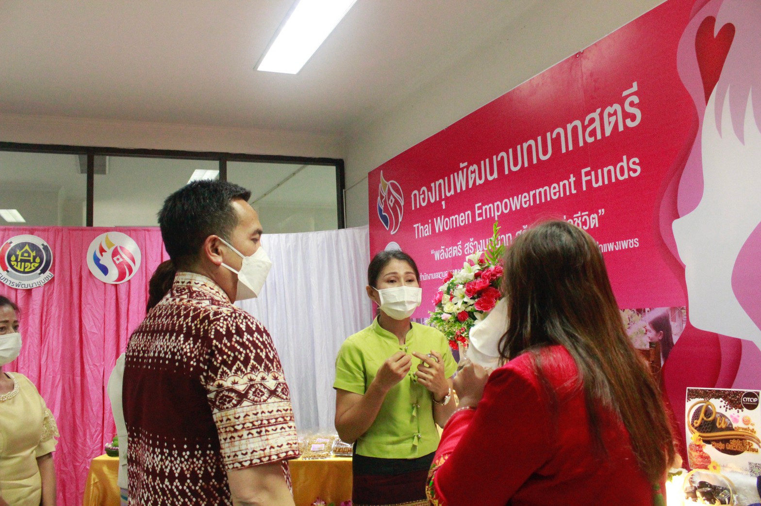 นายกิติพล เวชกุล ผู้ตรวจราชการกรมการพัฒนาชุมชน เขตตรวจราชการที่ 18 กลุ่มจังหวัดภาคเหนือตอนล่าง 2 เป็นประธานคณะกรรมการคัดเลือกคนกองทุนพัฒนาบทบาทสตรีดีเด่น ระดับเขตตรวจราชการ ตามโครงการเชิดชูเกียรติคนกองทุนพัฒนาบทบาทสตรี ในพื้นที่จังหวัดกำแพงเพชร