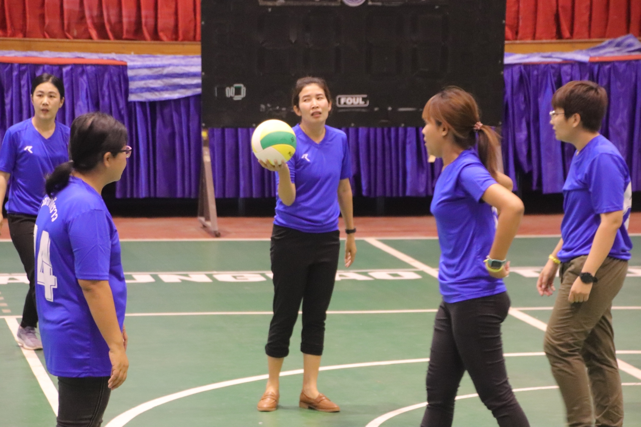 พช.กำแพงเพชร แข่งขันกีฬาเชื่อมความสามัคคี “สานสัมพันธ์ 60 ปี พช.กำแพงเพชร”