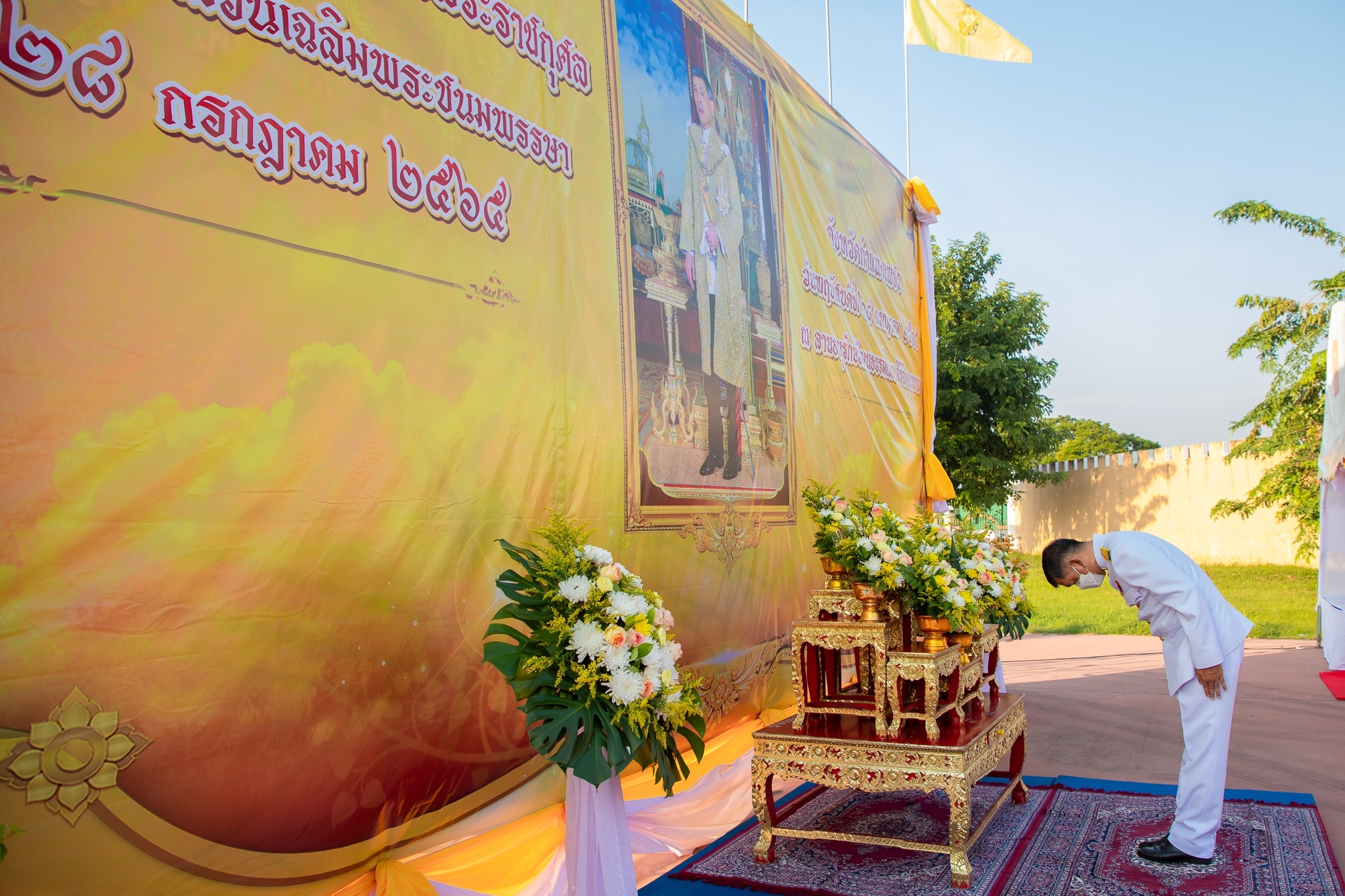 พช.กำแพงเพชร ร่วมพิธีทำบุญตักบาตรและปล่อยพันธุ์สัตว์น้ำเพื่อถวายเป็นพระราชกุศล เนื่องในโอกาสวันเฉลิมพระชนมพรรษาพระบาทสมเด็จพระวชิรเกล้าเจ้าอยู่หัว 28 กรกฎาคม 2565